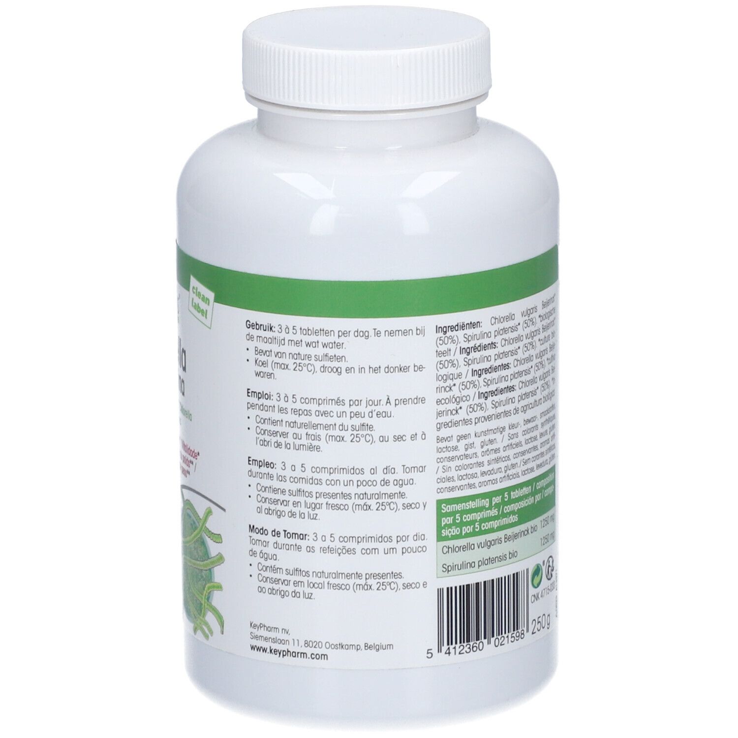 Achterkant witte fles PHYSALIS® Chlorella + Spirulina bio. Gebruiksaanwijzing. Vegan logo. Bio-certificering.