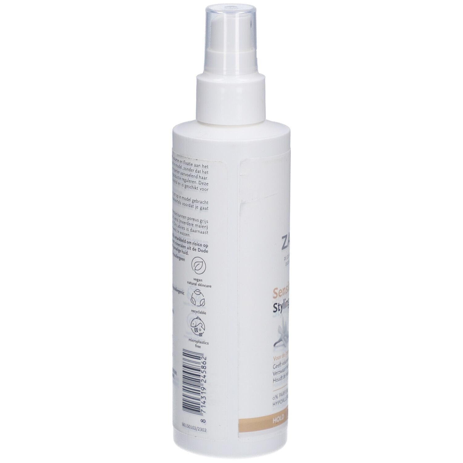 Zarqa Sensitive Styling Spray. Weiße Flasche, Seitenansicht. Text und Logos auf dem Etikett. Barcode sichtbar.