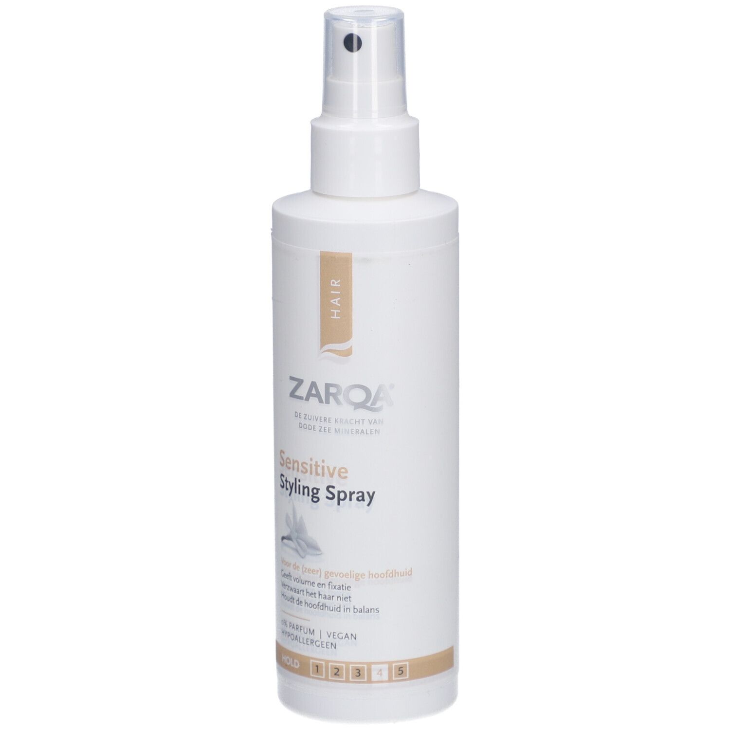 Zarqa Sensitive Styling Spray. Weiße Flasche mit Sprühkopf. Produktname und Logo sichtbar. Beige Etikett.