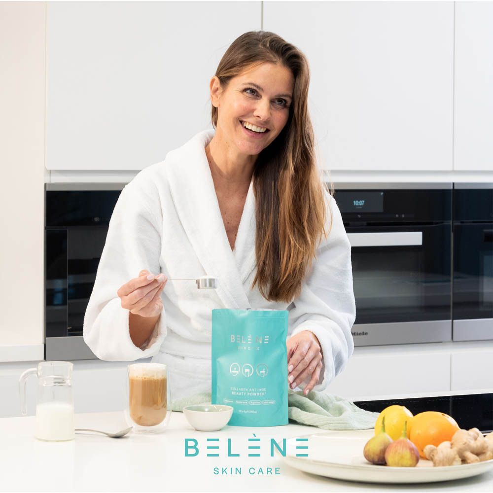 Turquoise verpakking met productnaam en logo's. Bevat Collageen Anti-Age Beauty Powder. Gedrukt: ongeparfumeerd, neutrale smaak, suikervrij.