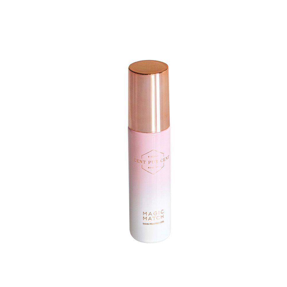 Roze-witte fles met gouden dop. Opschrift: MAGIC MATCH.