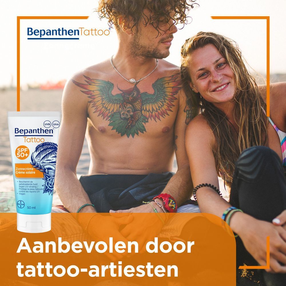 Achterkant van de tube Bepanthen Tattoo zonnecrème. Bevat tekst over ingrediënten en gebruik.