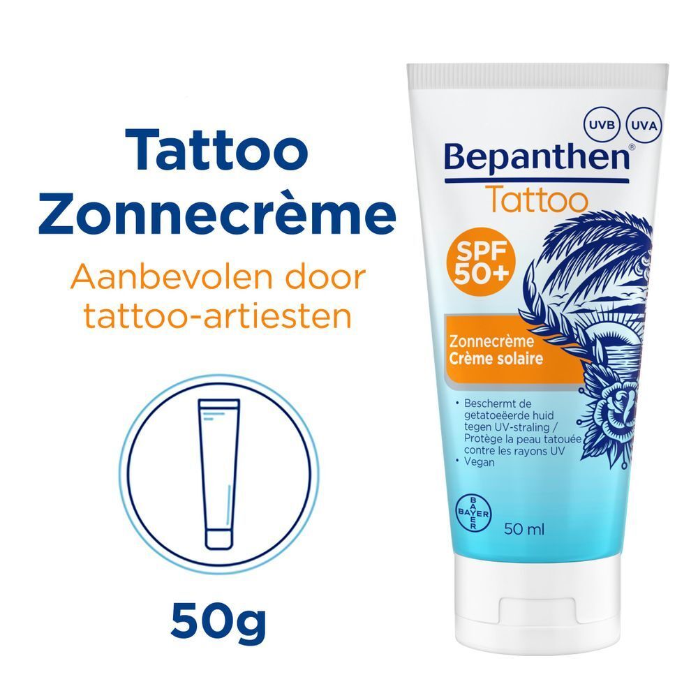 Achterkant van de tube Bepanthen Tattoo zonnecrème. Bevat tekst over ingrediënten en gebruik.