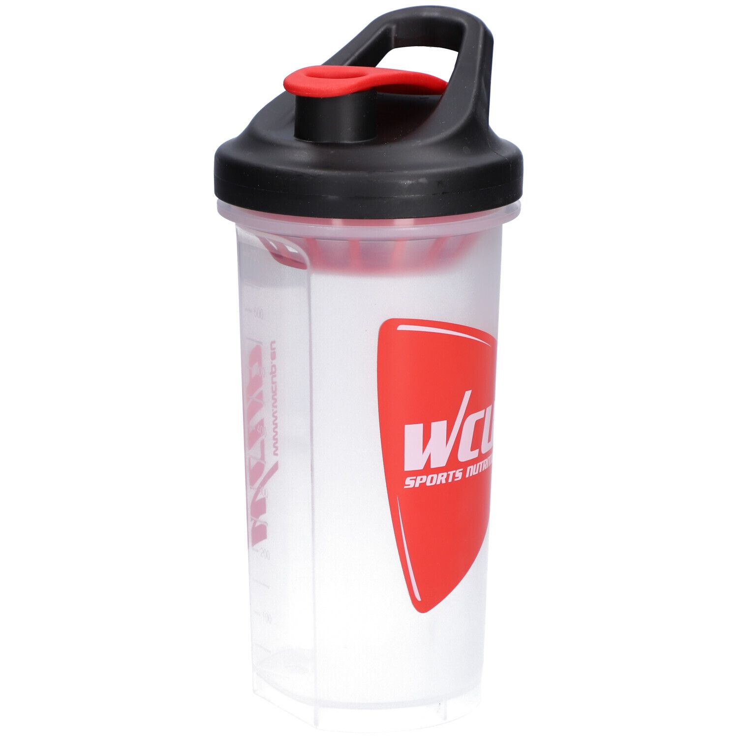 Shaker mit schwarzem Deckel und roter Klappe. Roter WCUP-Schriftzug auf der Seite.