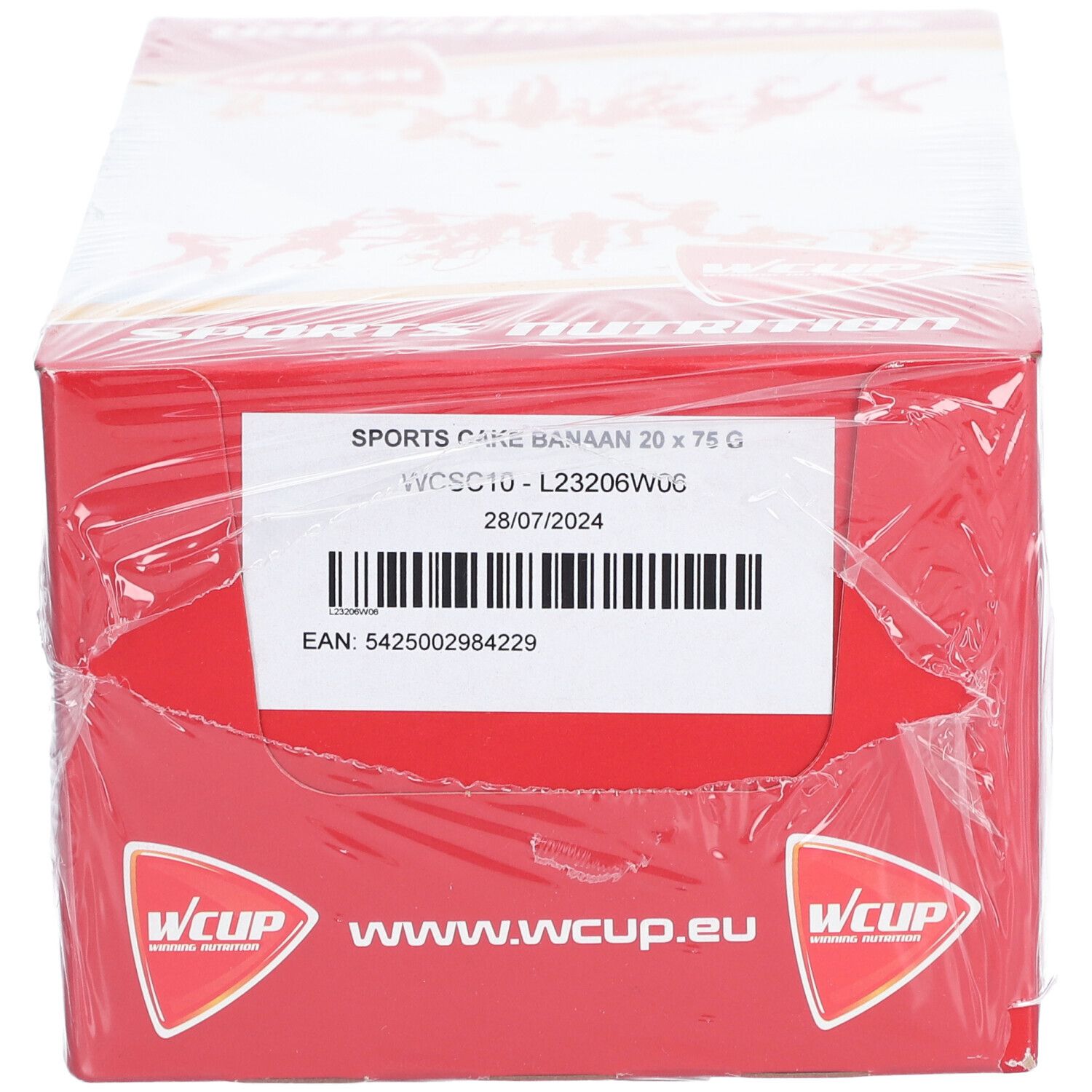 Rode kartonnen verpakking, transparant verpakt. Opschrift: SPORTS NUTRITION, WCUP, barcode, productinformatie.