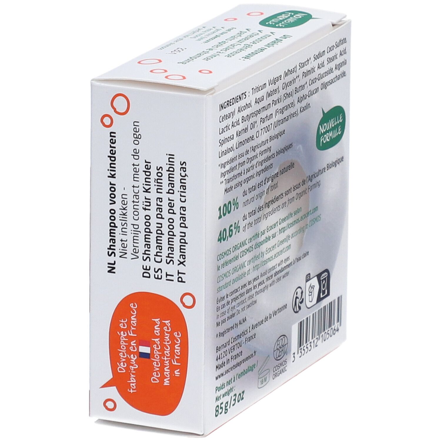 Schrägansicht der Shampoo-Verpackung. Text: Shampoo für Kinder. Hergestellt in Frankreich. Enthält Inhaltsstoffe und Warnhinweise.