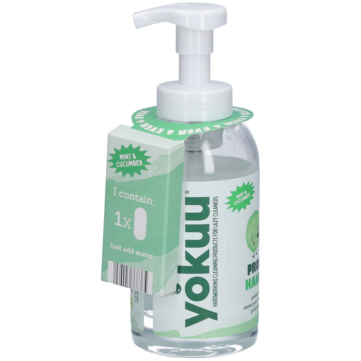 Transparante fles met witte pomp. Opschrift: Yokuu. Label met komkommer & munt en indicatie: 1x, just add water.