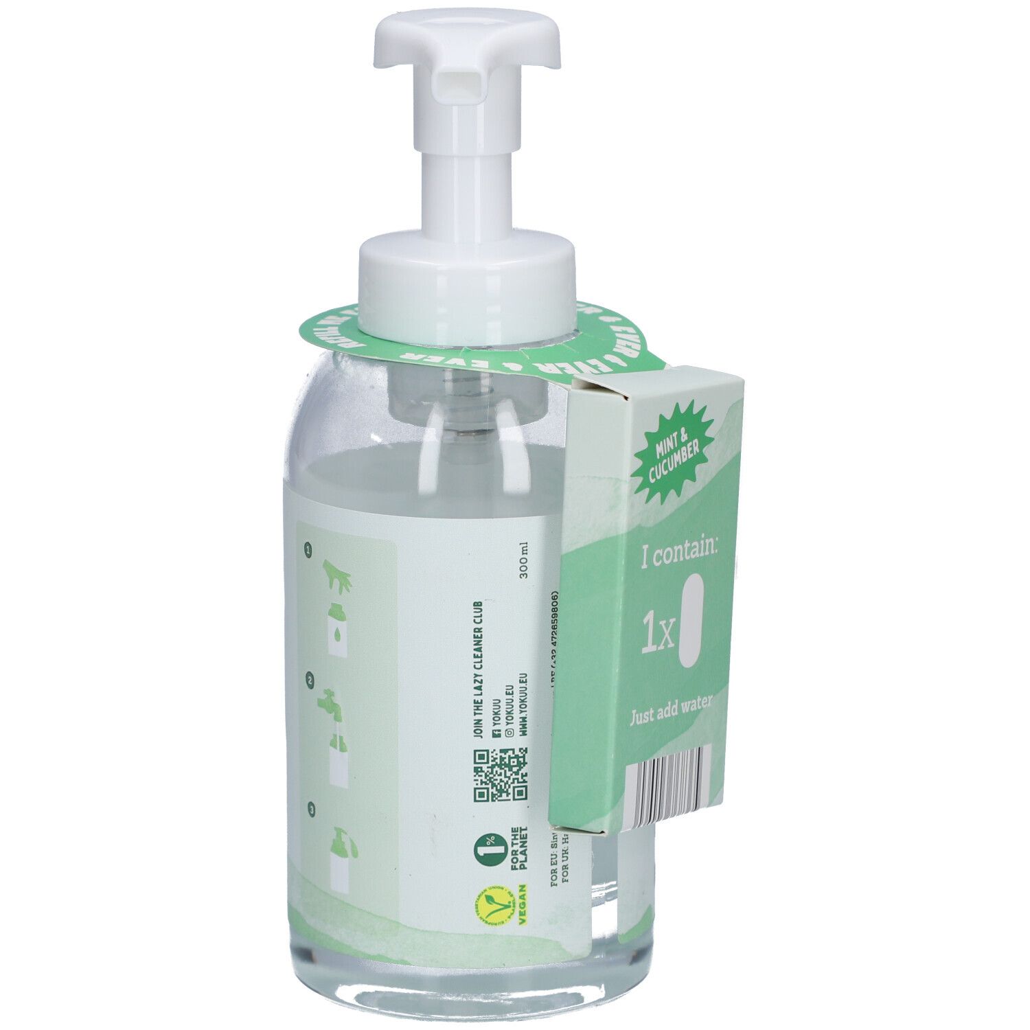 Transparante fles met witte pomp. Opschrift: 500 ml. Label met komkommer & munt en QR-code.