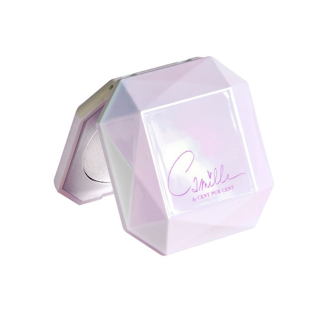 Gesloten diamantvormige compact met de tekst "Camille" en "by CENT PUR CENT".