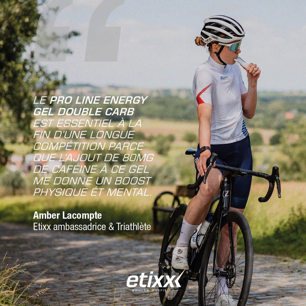 Etixx Pro Energy Gel, cycliste. Saveur mangue. Sachet de gel tenu par une cycliste.