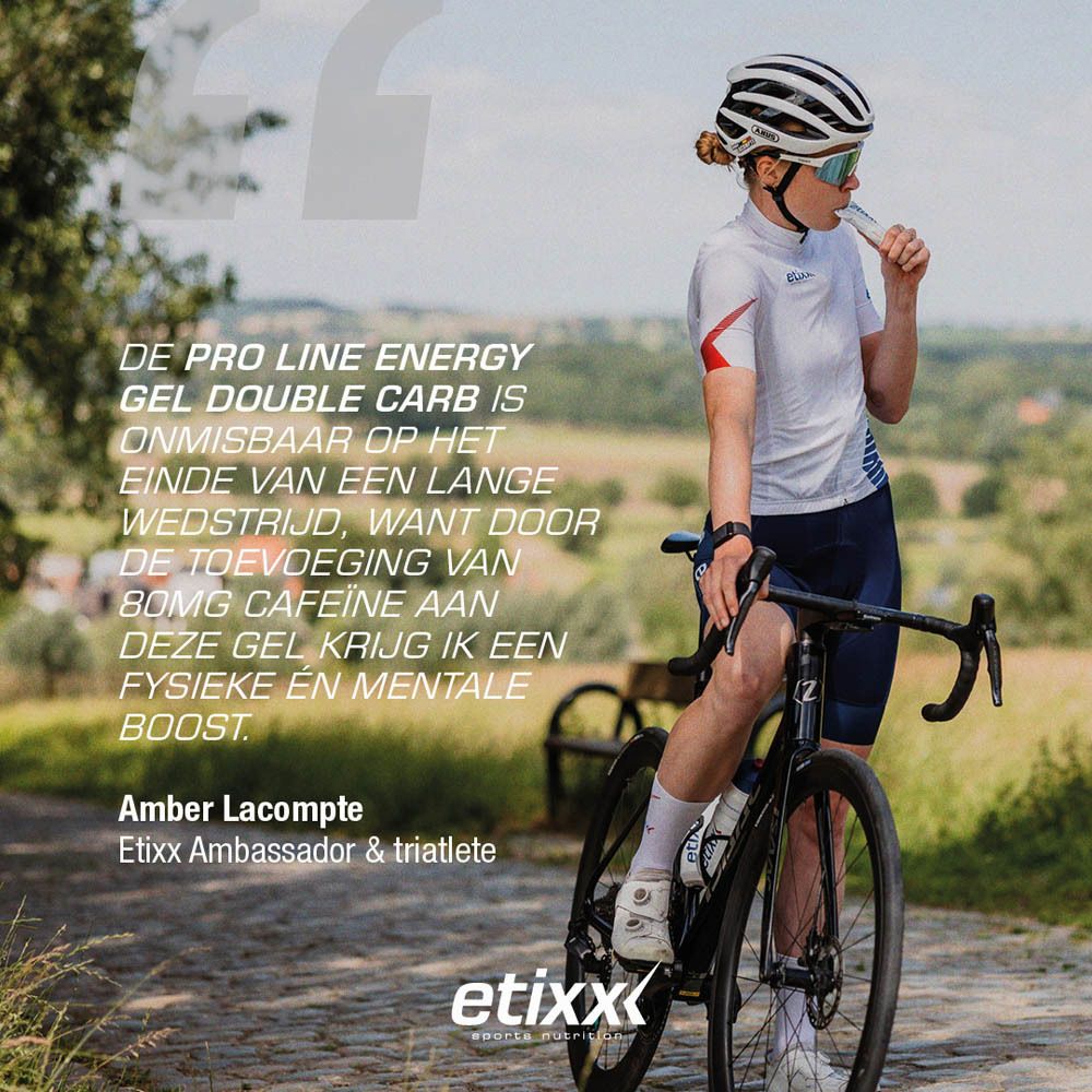 Etixx Pro Energy Gel, fietser. Mangosmaak. Gelverpakking wordt vastgehouden door een fietser.