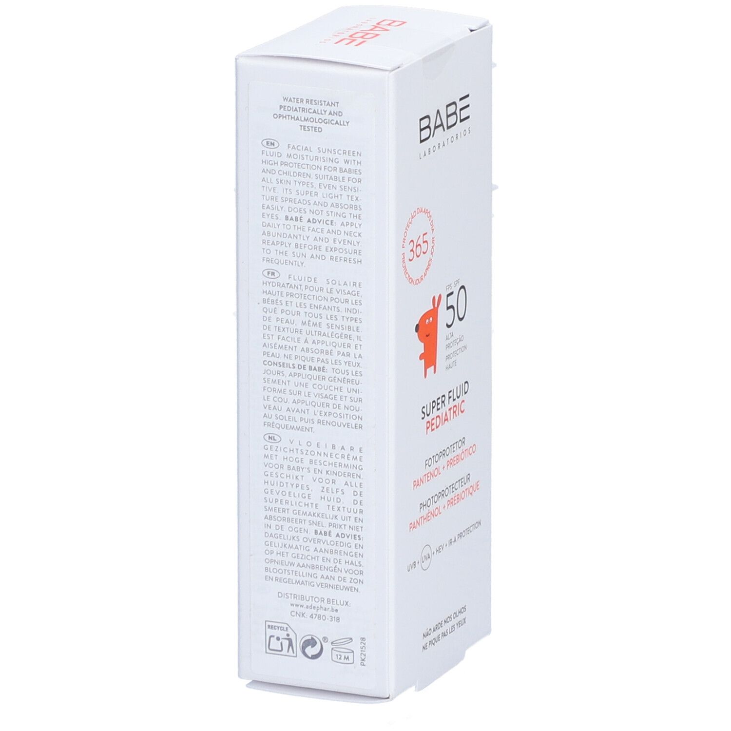 Boîte blanche BABÉ SPF 50 Super Fluid PEDIATRIC. Protection solaire pour enfants. Ingrédients et texte.