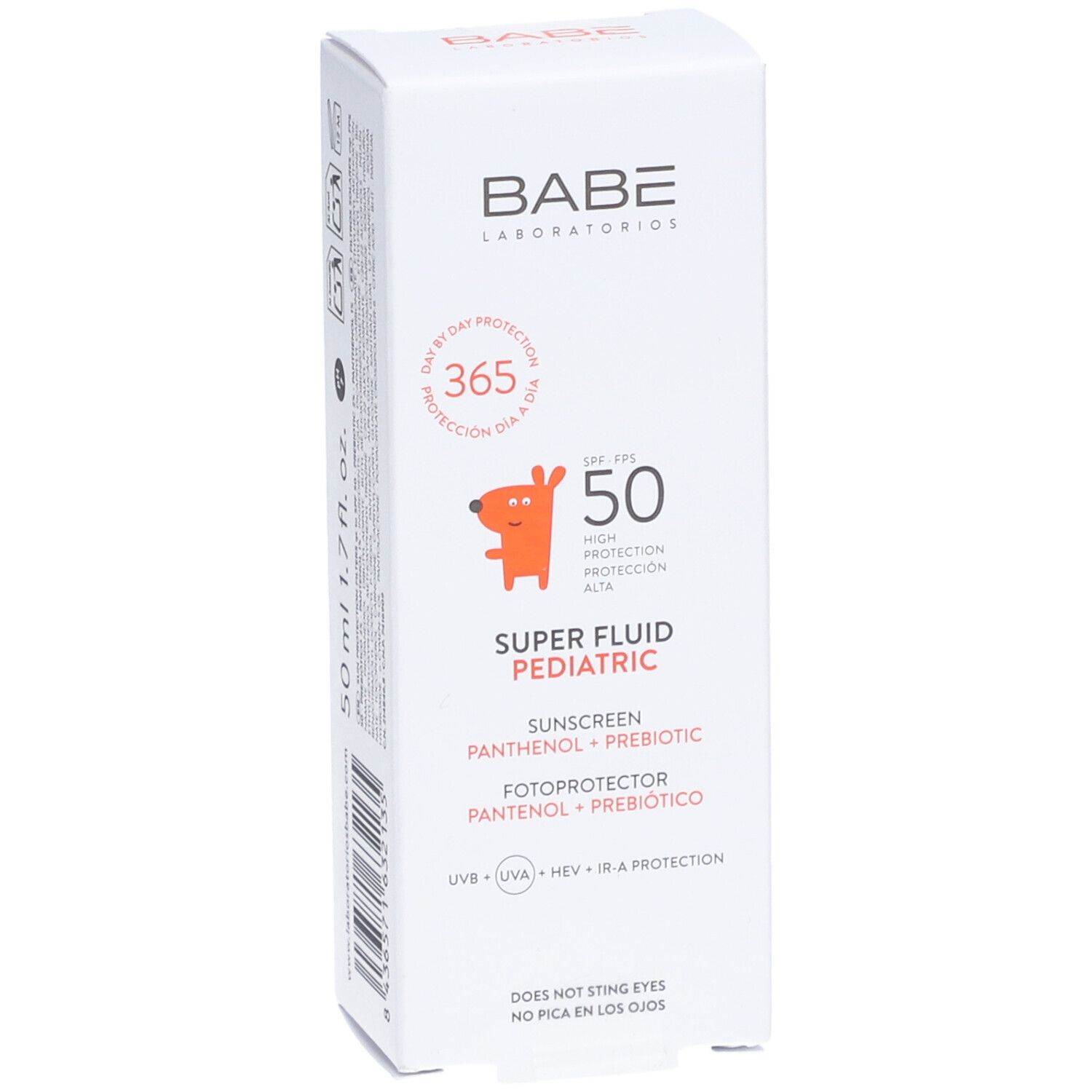 Boîte blanche BABÉ SPF 50 Super Fluid PEDIATRIC. Protection solaire pour enfants. Texte et logo.
