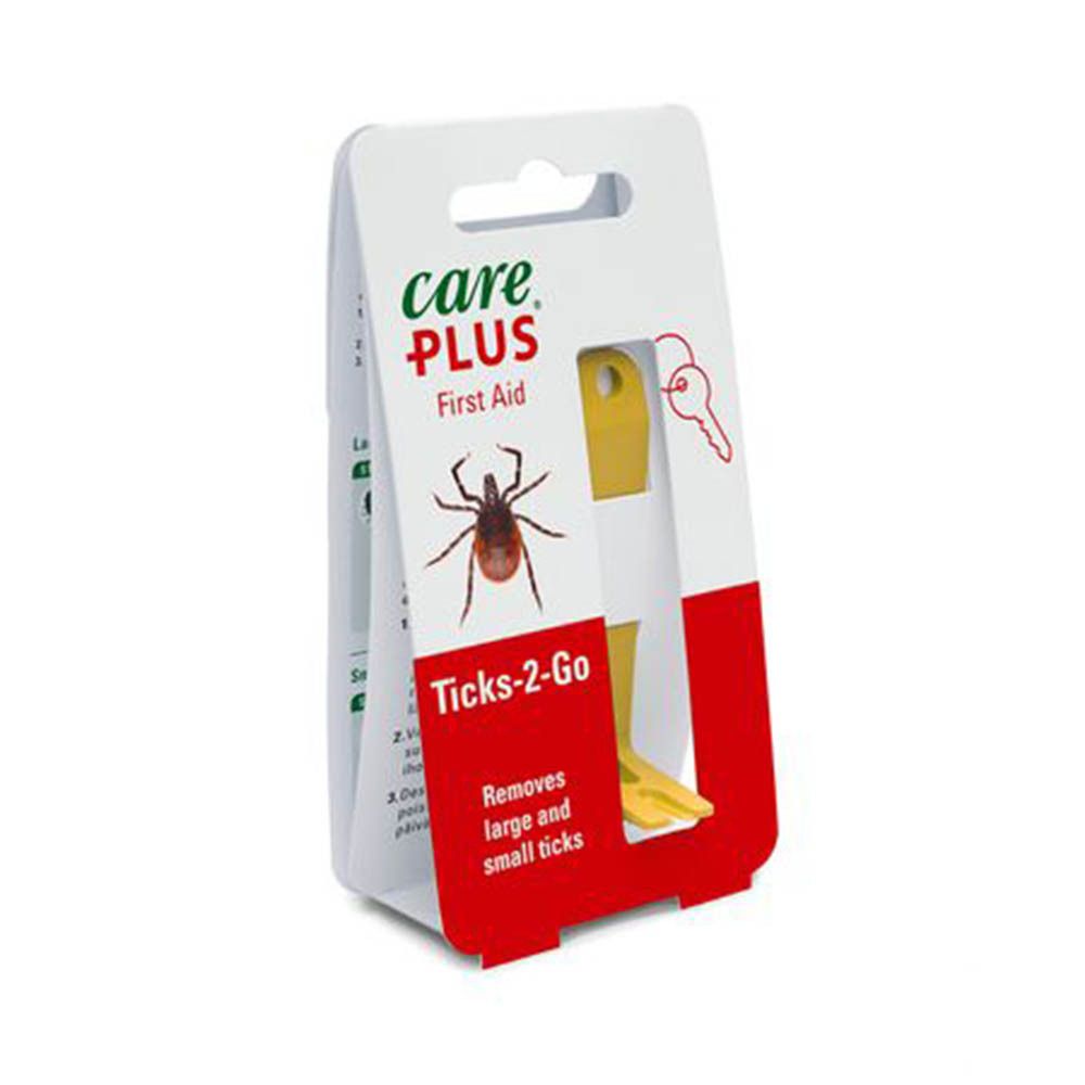 Tekentool in verpakking. Opschrift: Care Plus First Aid, Ticks-2-Go, teek. Rode en witte verpakking.