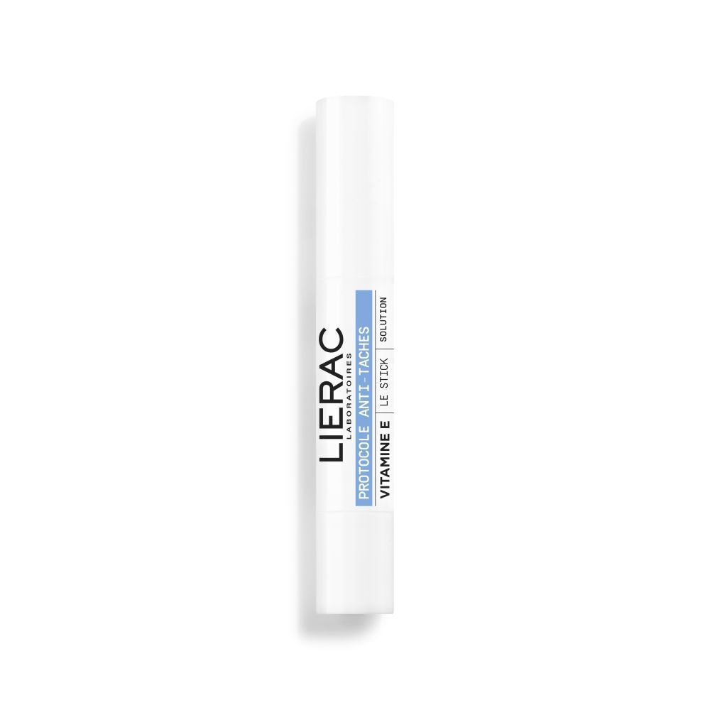 Stick blanc avec inscription bleue : Lierac, Protocole Anti-Taches, Vitamine E, Le Stick, SPF50.