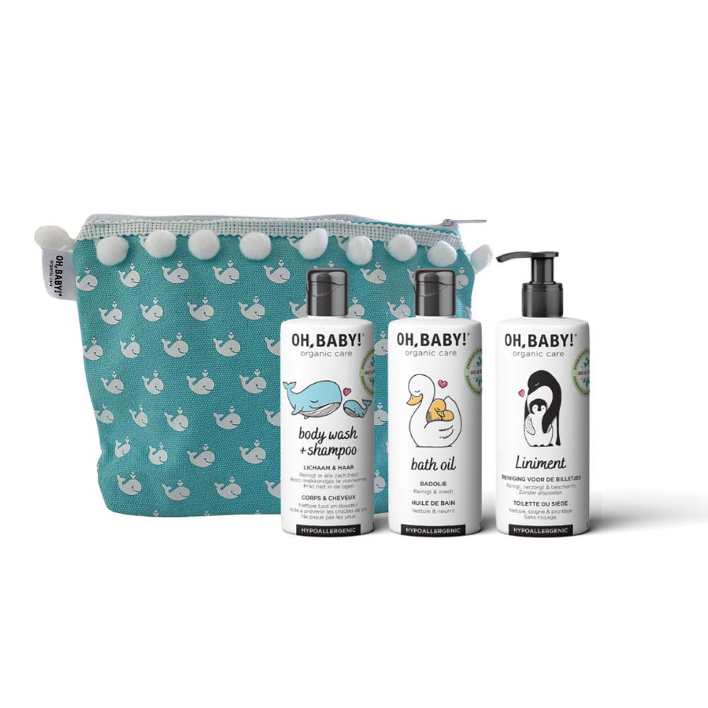 Set mit Kosmetikprodukten für Babys. Enthält eine Tasche und drei Flaschen mit Etiketten.