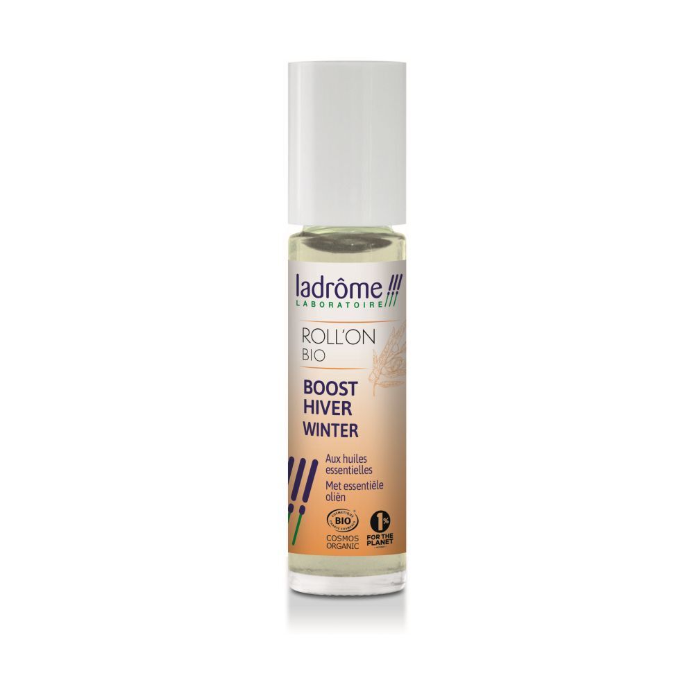 Flacon roll-on avec bouchon blanc. Inscription : Ladrôme, Roll'on Bio, Boost Hiver Winter. Aux huiles essentielles. Certification bio.