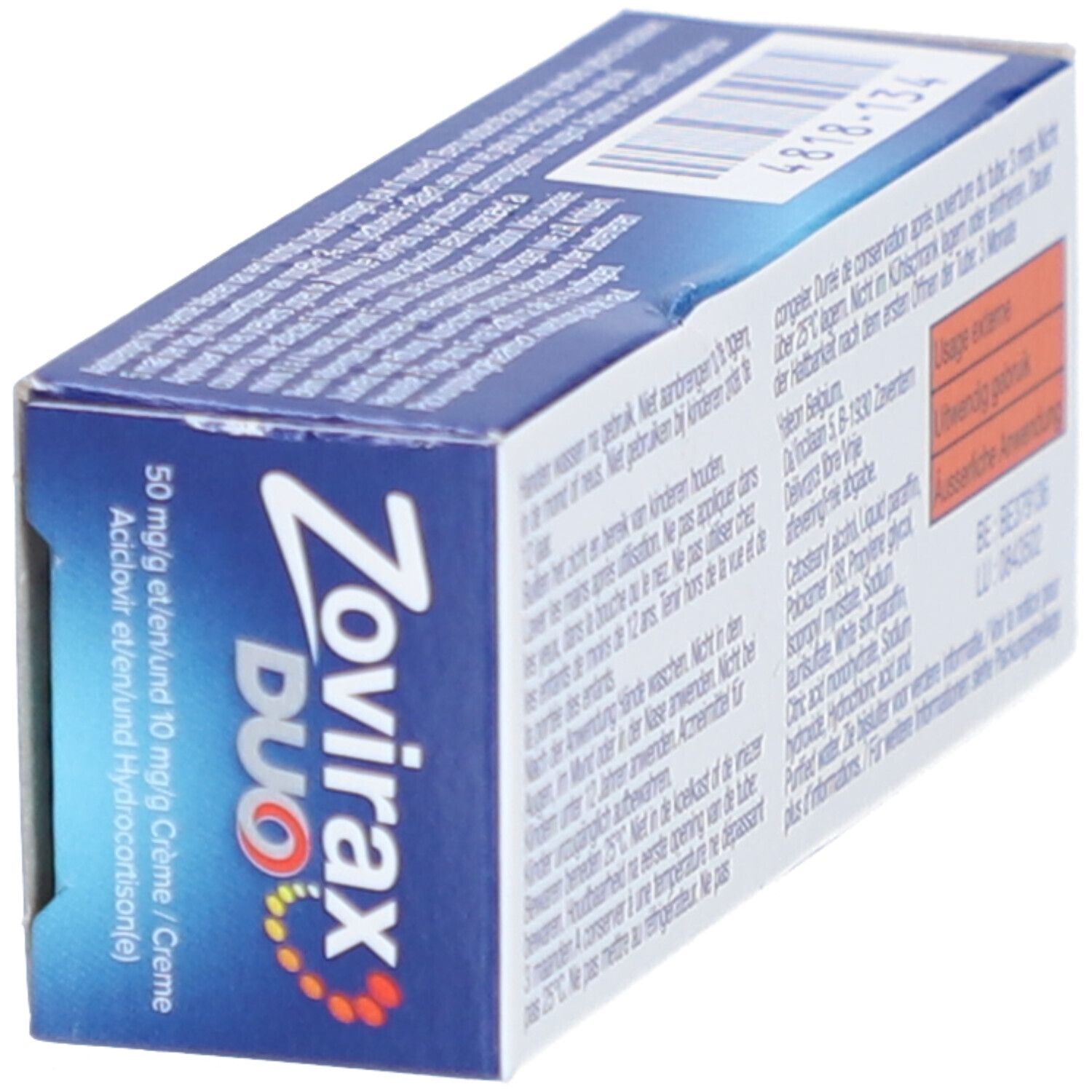 Doosje Zovirax Duo crème, blauwe verpakking. Productnaam en informatie zichtbaar. Perspectiefweergave.