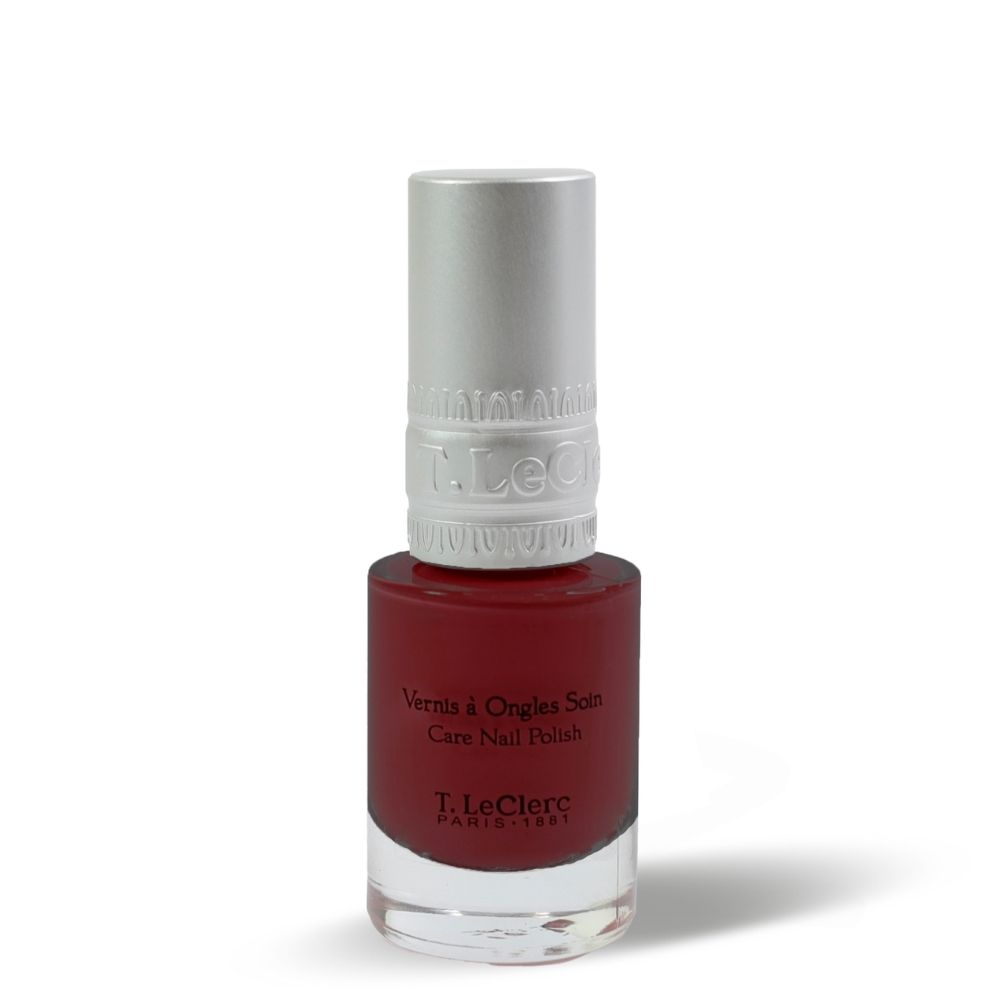 Flacon de vernis à ongles T.LeClerc. Couleur rouge, bouchon argenté. Inscription: Vernis à Ongles Soin, Care Nail Polish.