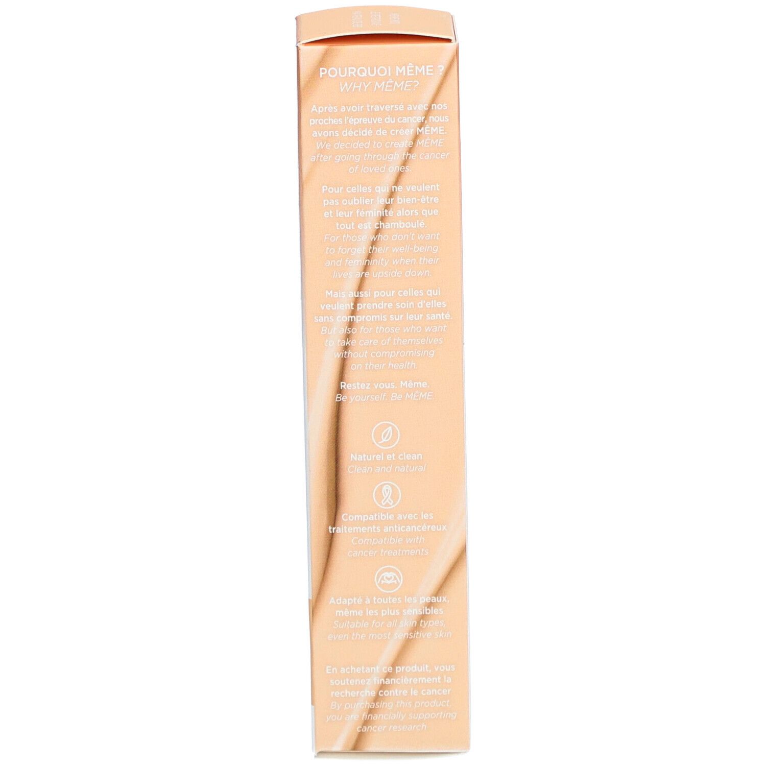 Côté de l'emballage de la crème BB. Texte multilingue. Informations sur le produit et la marque.