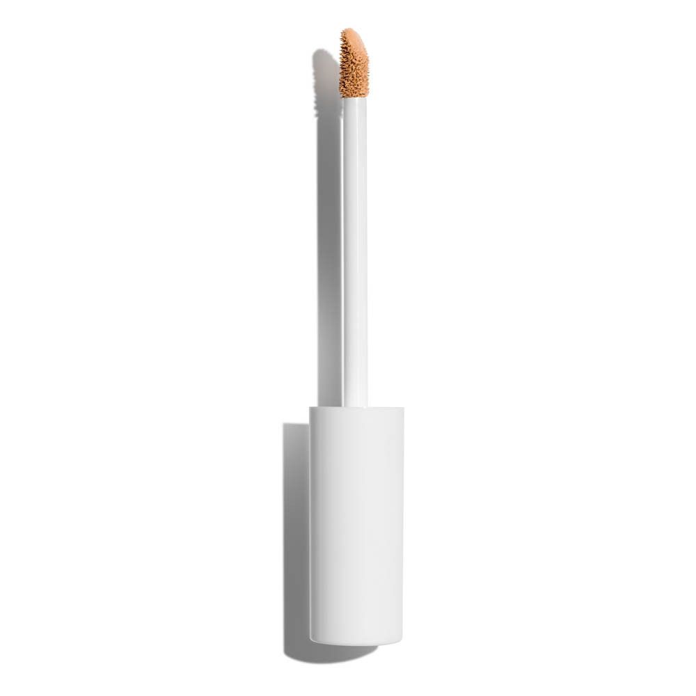Applicateur du correcteur. Avec produit.
