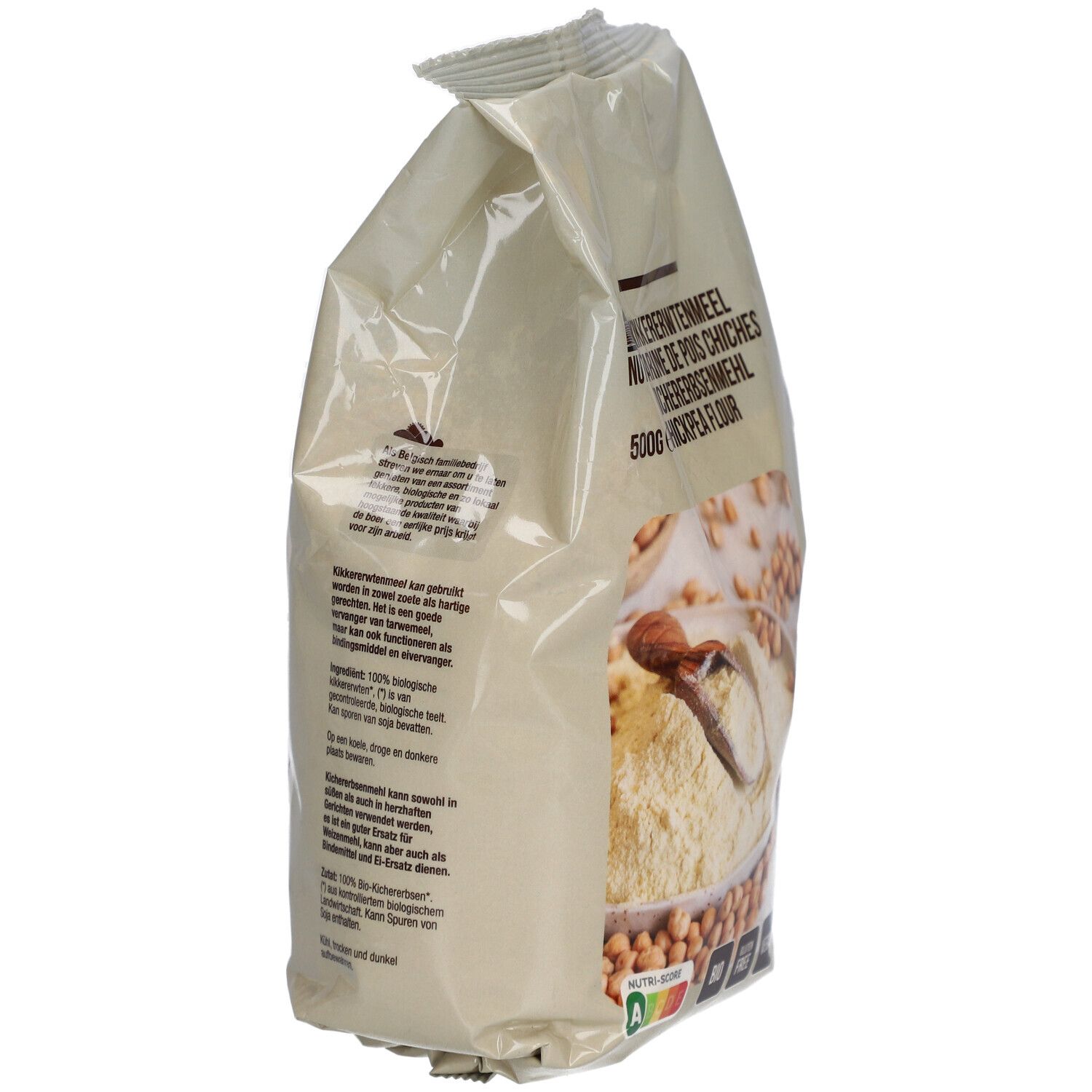 Zijaanzicht van de zak kikkererwtenmeel. Opschrift: Kikererwtenmeel, Farine de pois chiches, Kichererbsenmehl, Chickpea Flour. 500g. Bio-label.