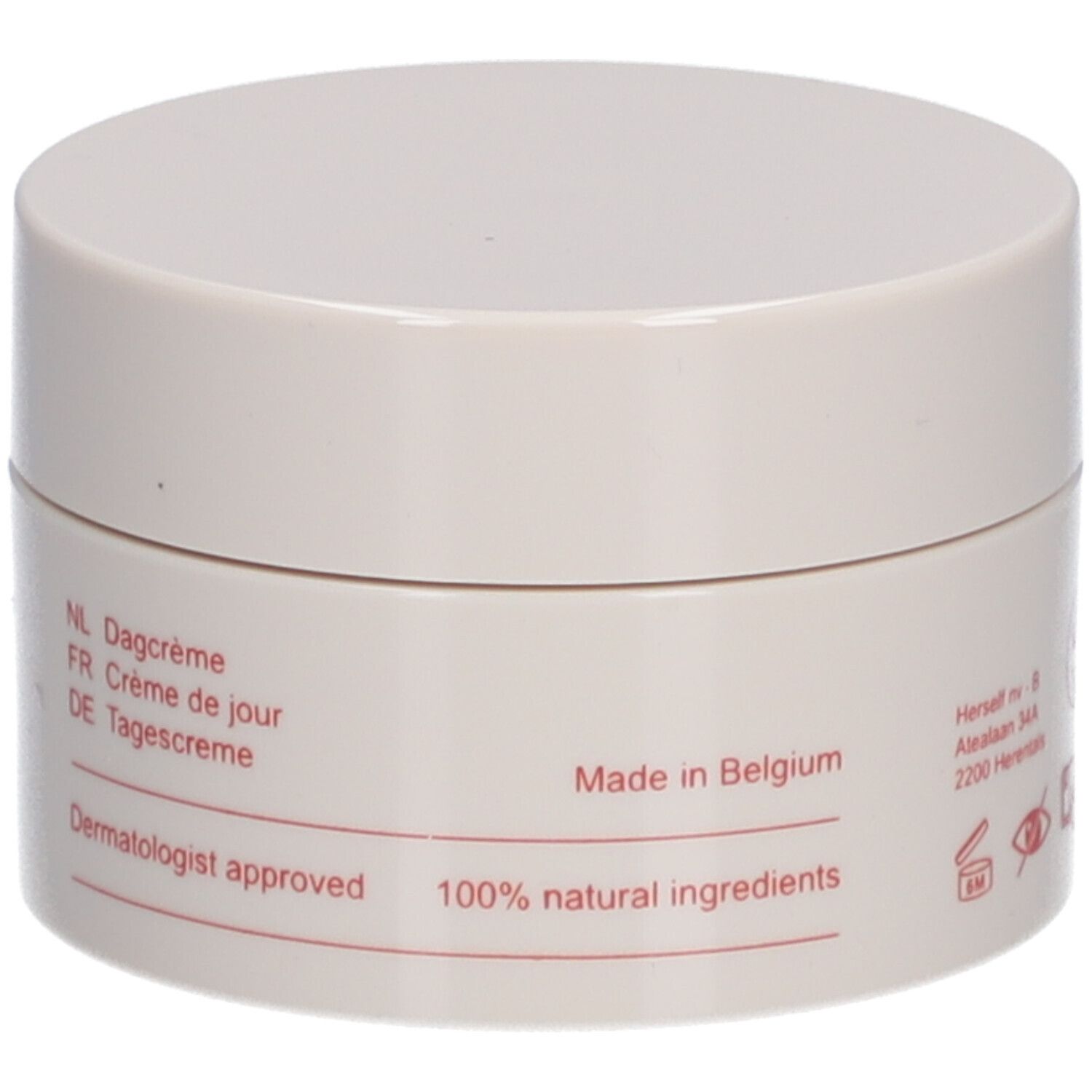 Beige Tiegel mit Aufschrift. Text: Dagcrème, Crème de jour, Tagescreme, Made in Belgium, 100% natural ingredients.