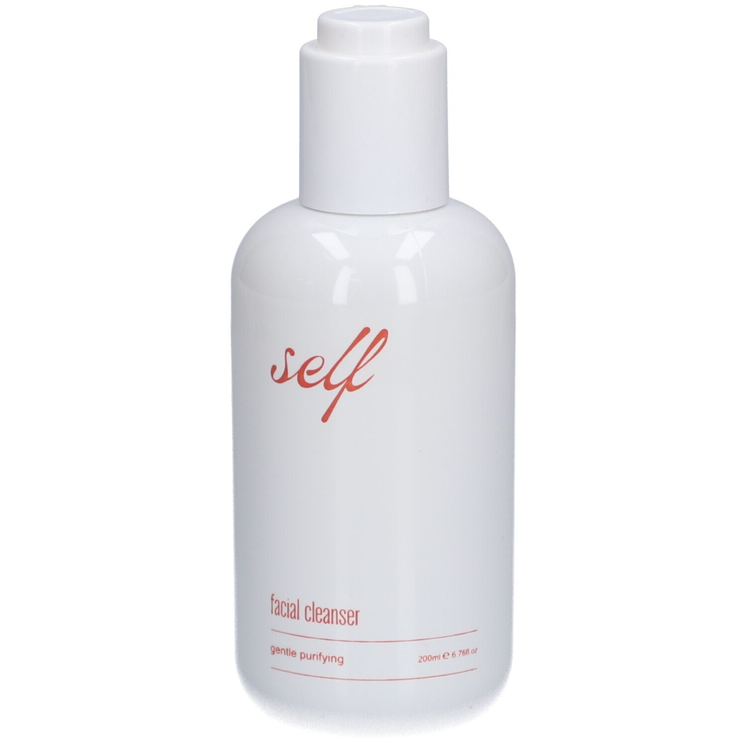 Witte fles met rode tekst "self" en "facial cleanser". Pompdop. Opschrift "gentle purifying".