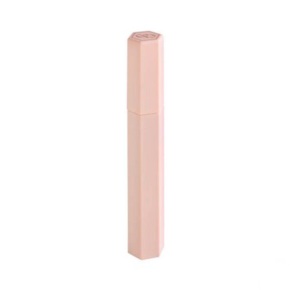 Tube de mascara rose clair avec texte en français. Contient des informations sur les ingrédients, le fabricant et la quantité : 9 ml.