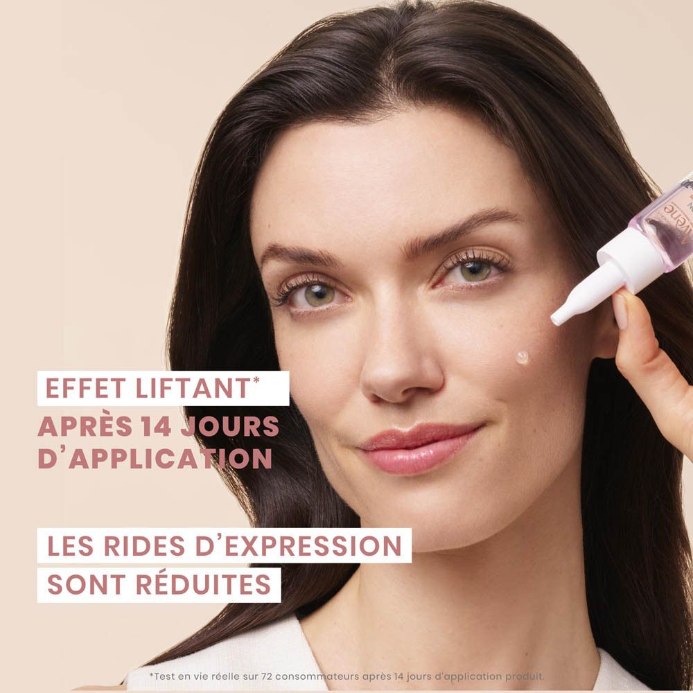 Femme appliquant du sérum. Texte: Effet liftant. Les rides d'expression sont réduites.