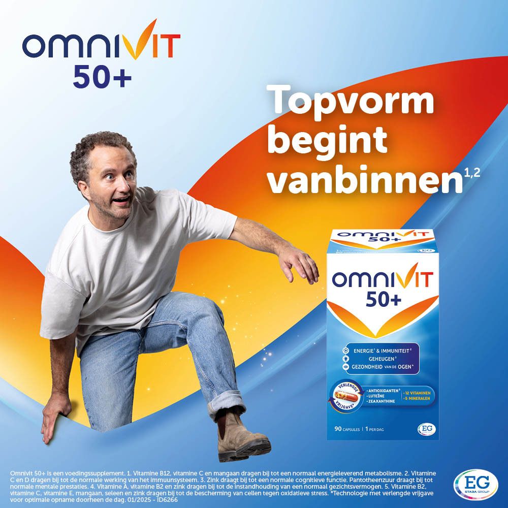 Man poseert naast een Omnivit 50+ verpakking. Tekst: Een topvorm begint vanbinnen.