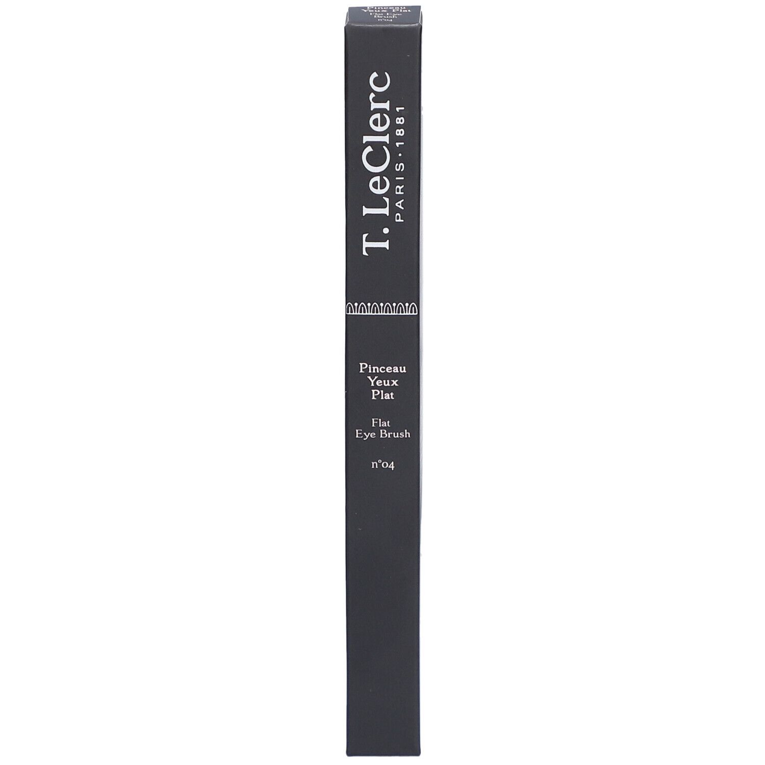 Schwarze Verpackung mit Produktinformationen. Aufschrift: T. LeClerc, Pinceau Yeux Plat, Flat Eye Brush n°04.