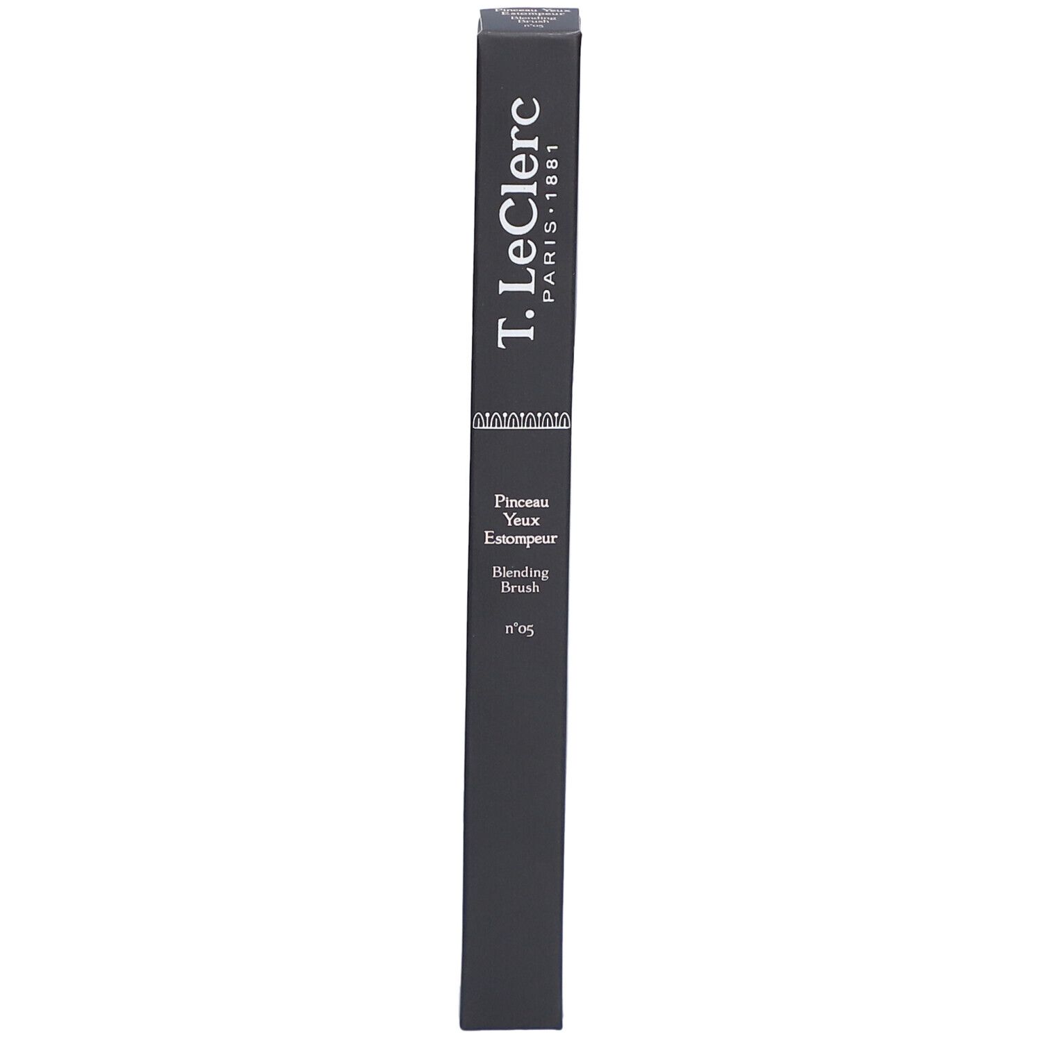 Schwarze Verpackung mit Produktinformationen. Aufschrift: T. LeClerc Paris 1881, Pinceau Yeux Estompeur Blending Brush Nr. 05.