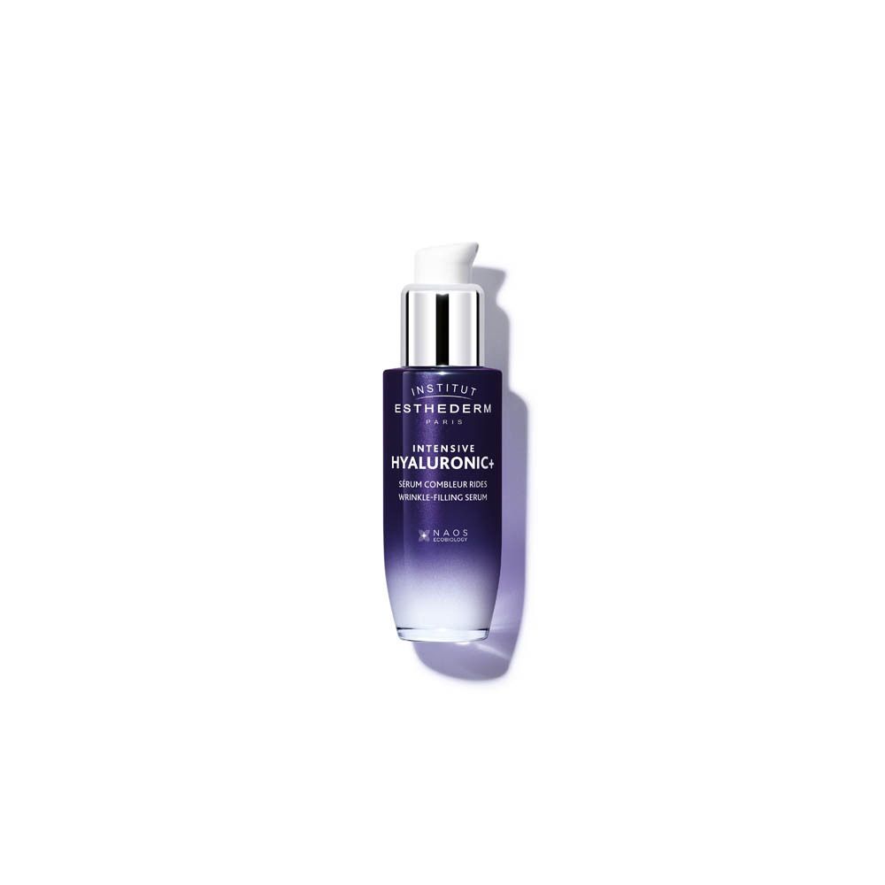 Flacon de sérum avec pompe. Inscription: Institut Esthederm Paris, Intensive Hyaluronic+, Sérum Combleur Rides, Wrinkle-Filling Serum.