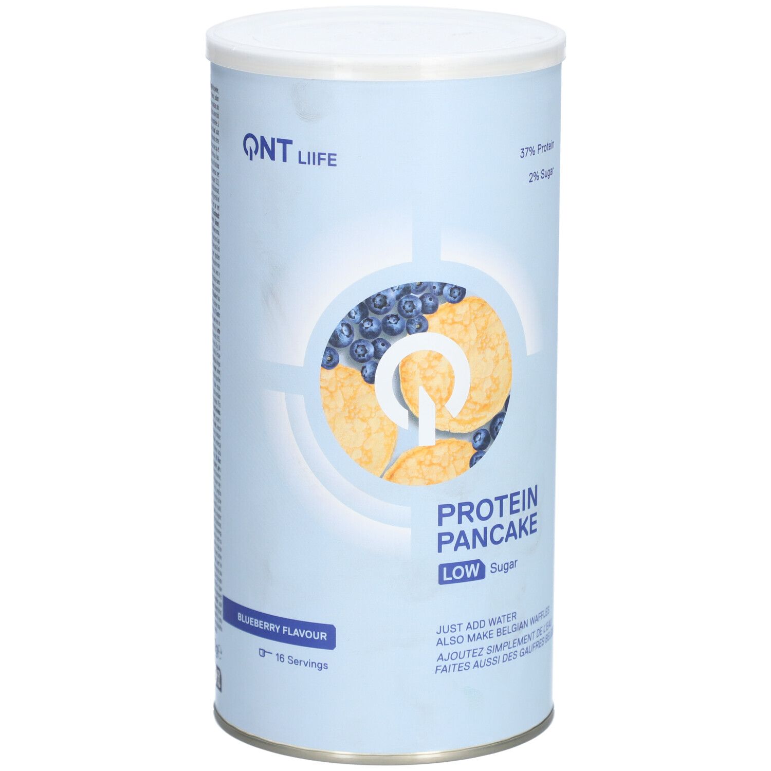 Zylinderdose mit QNT Life Protein Pancake, Blaubeer-Geschmack. Enthält 37% Protein, 2% Zucker. Abbildung von Pfannkuchen und Blaubeeren.