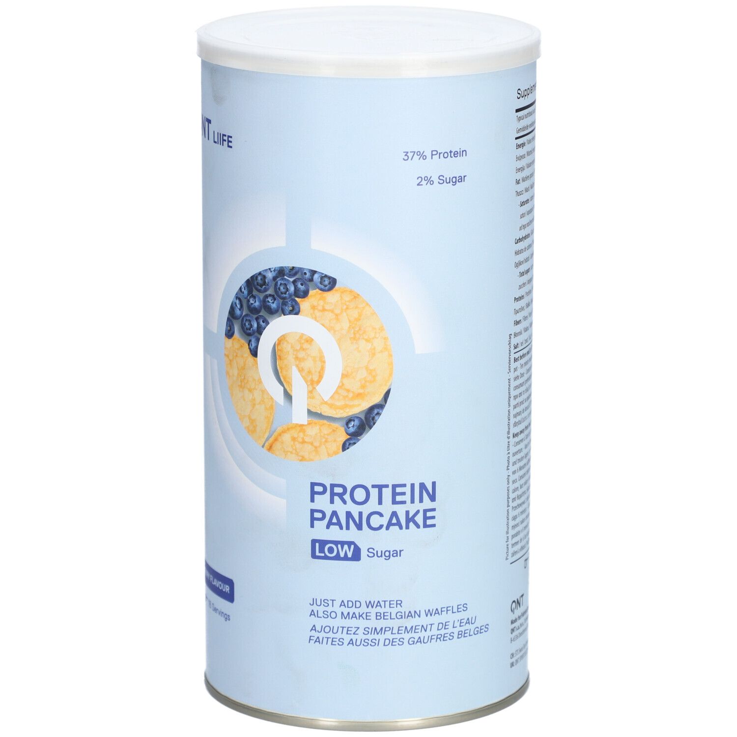 Zylinderdose mit QNT Life Protein Pancake, Blaubeer-Geschmack. Enthält 37% Protein, 2% Zucker. Abbildung von Pfannkuchen und Blaubeeren.