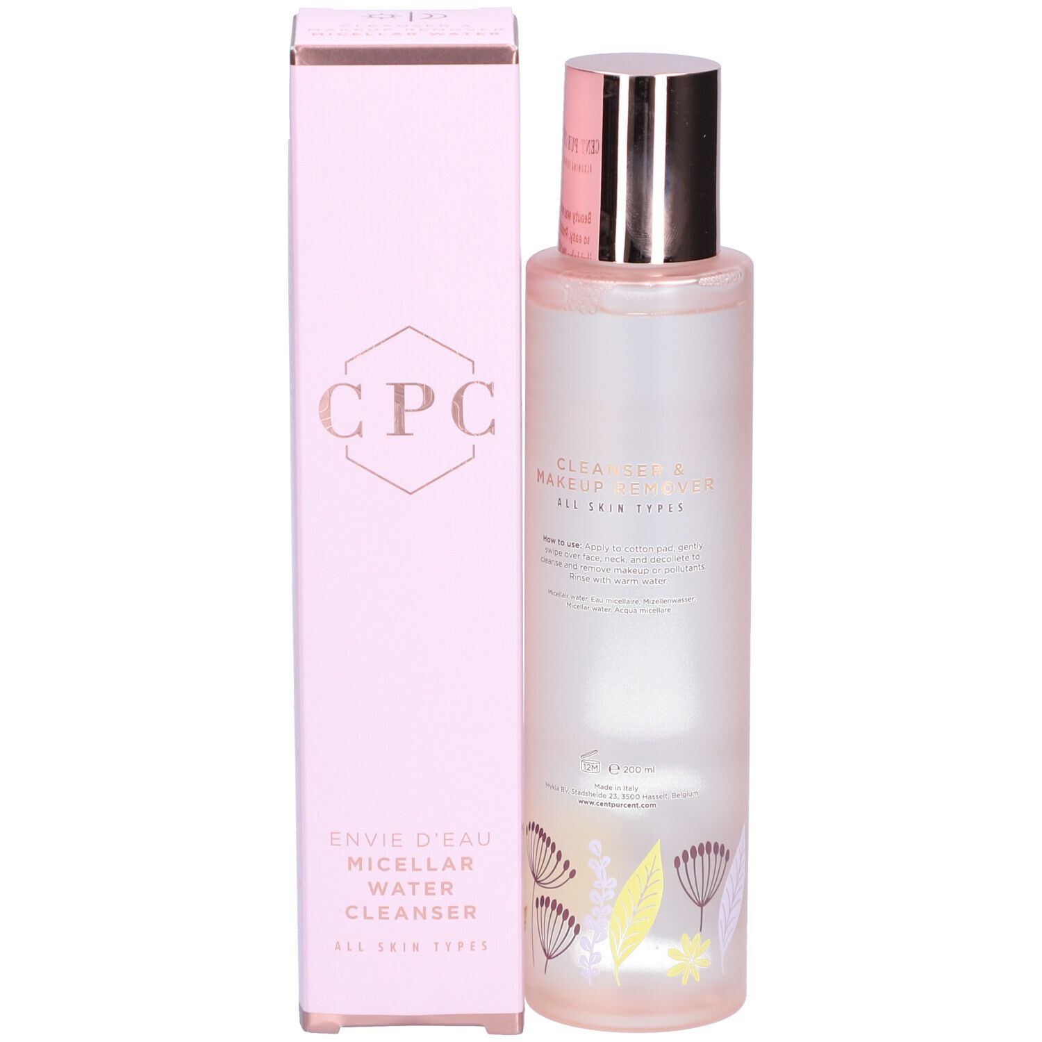Roze doos en fles. Opschrift: CPC, ENVIE D'EAU, MICELAR WATER CLEANSER. Voor alle huidtypen. Zilveren dop.