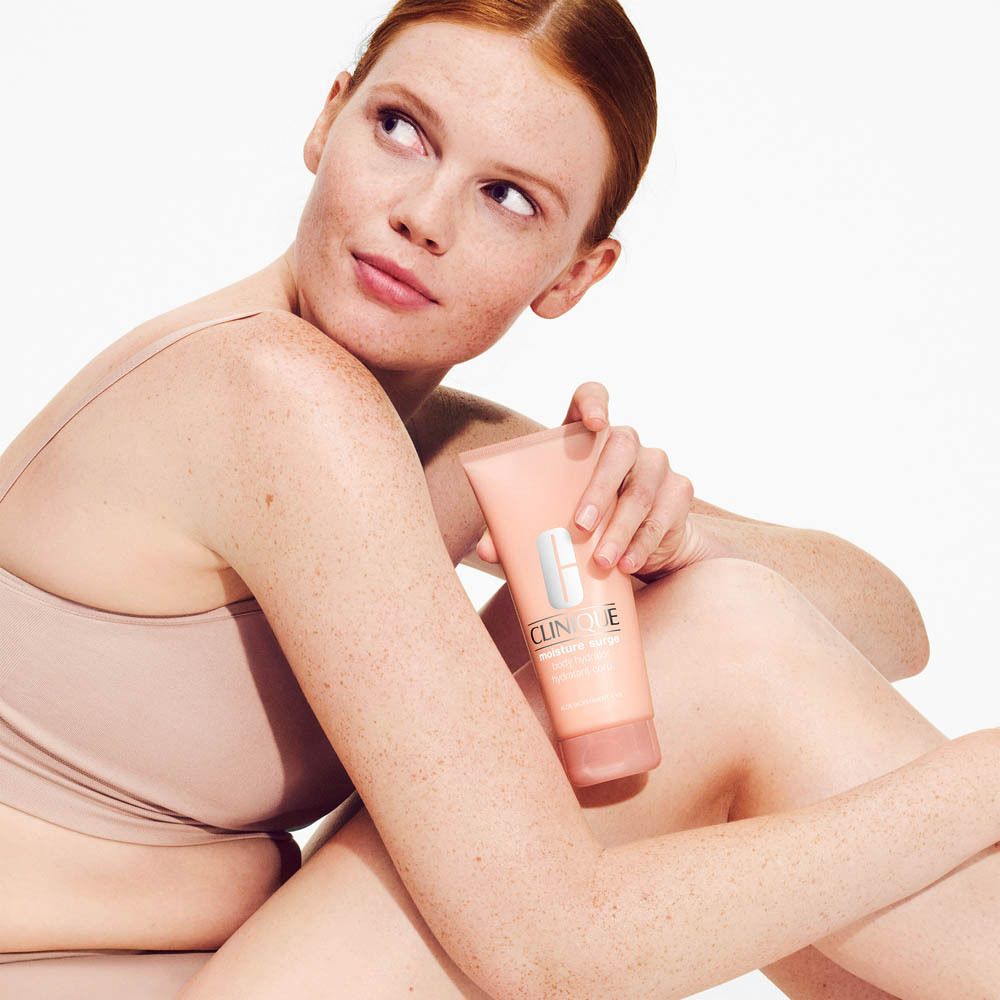 Creme-Abstrich von Clinique Moisture Surge Body Hydrator.