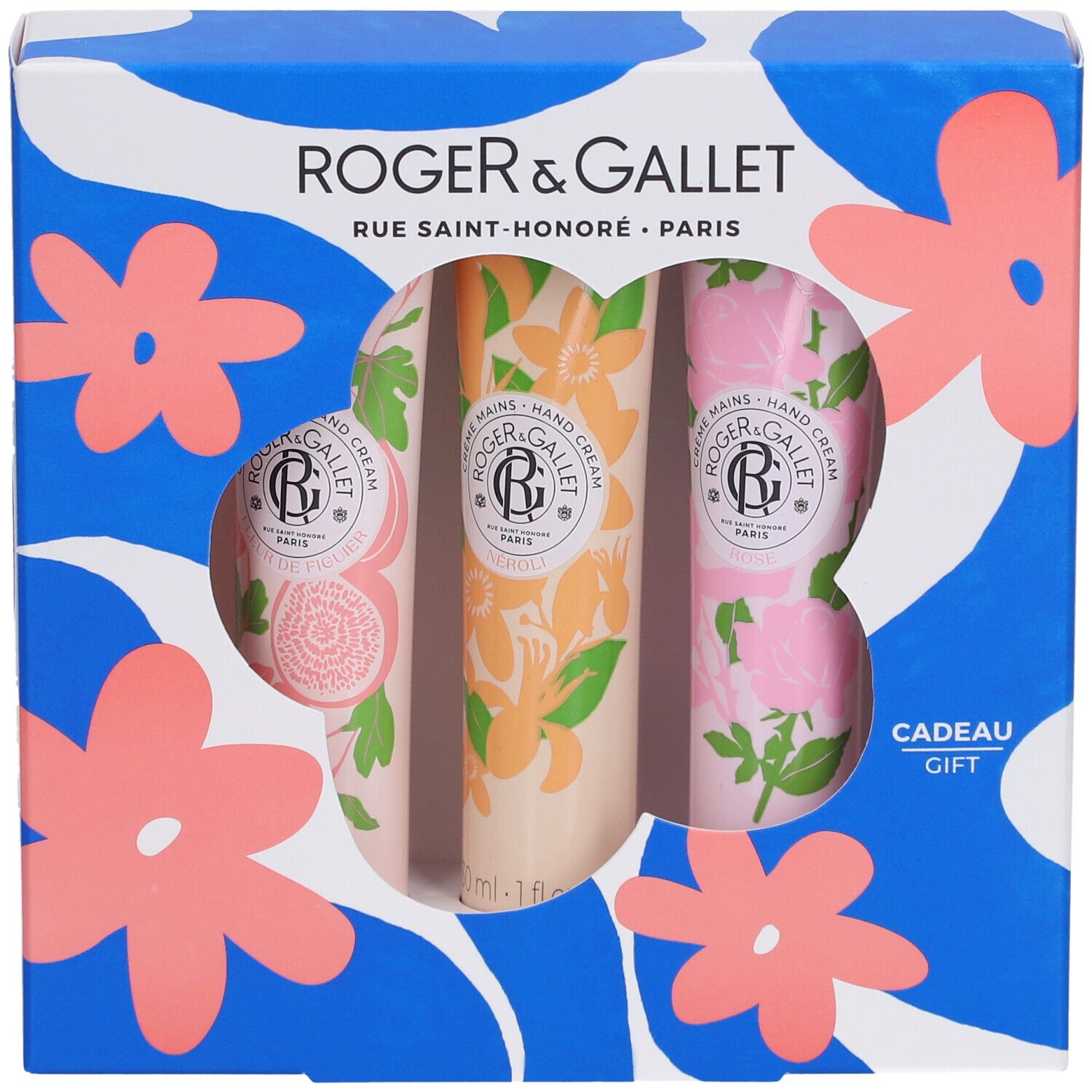 Geschenkset mit drei Handcremes. Blaue Verpackung mit Blumenmuster und Sichtfenster. Marke Roger & Gallet.
