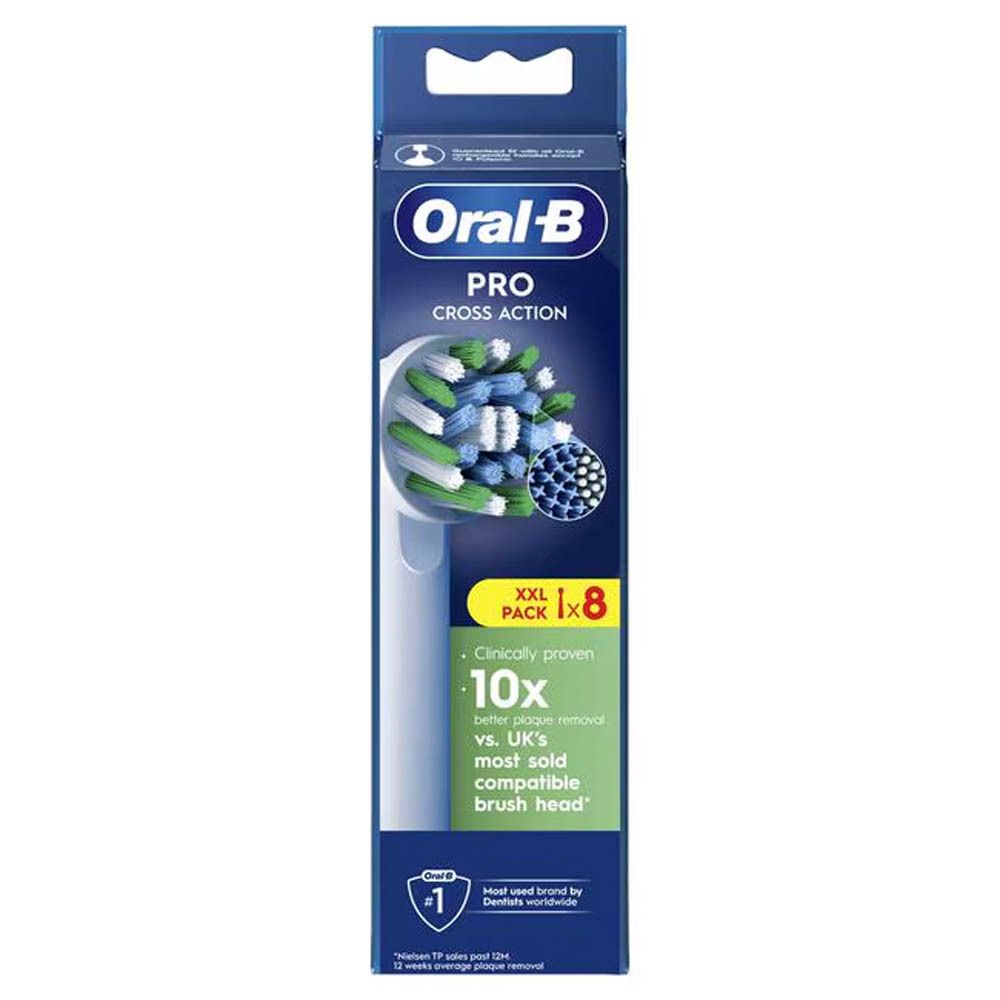 Oral-B Pro Cross Action navullingen, 8 stuks in verpakking. Blauwe verpakking met productafbeelding en logo's.