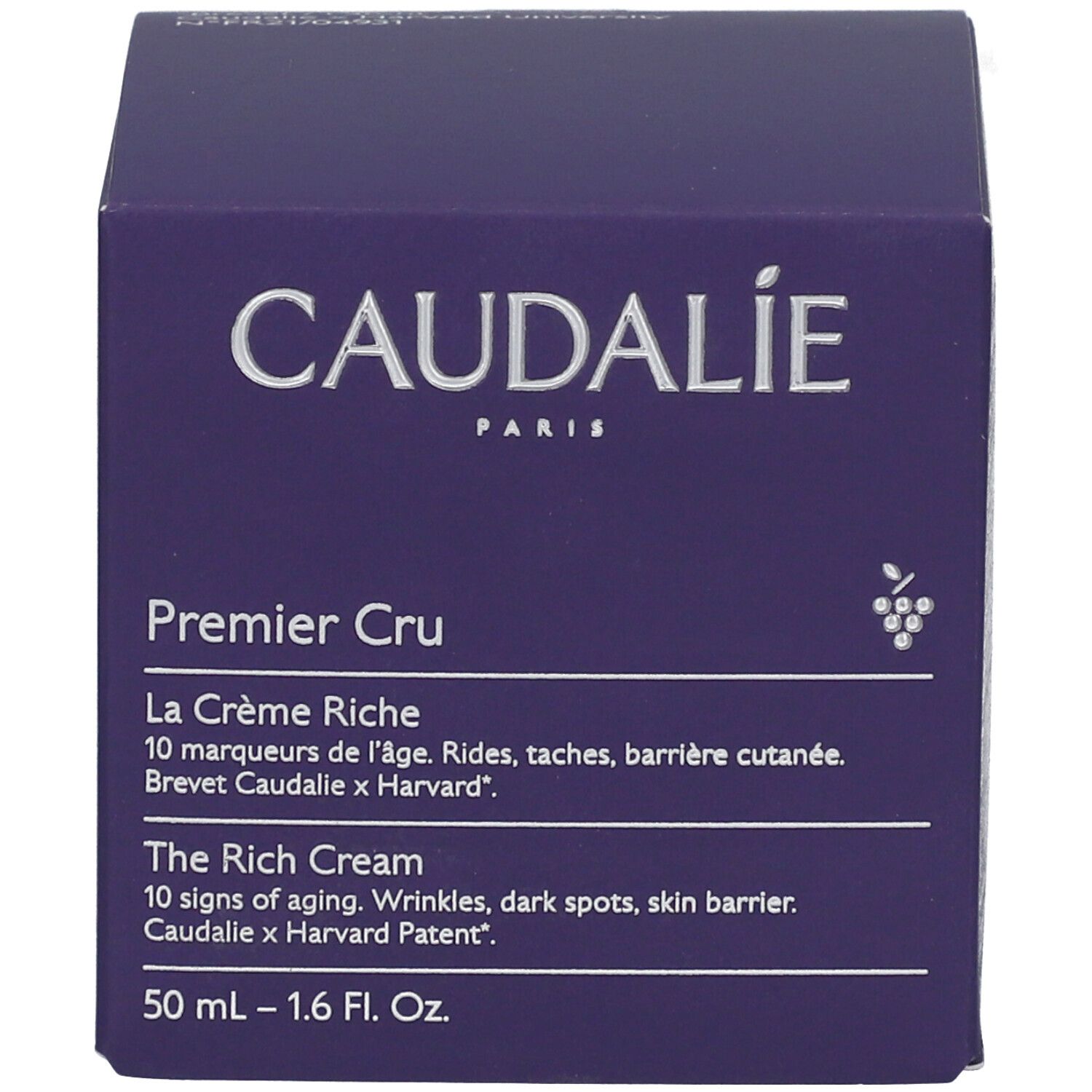 Dunkelblaue Schachtel. Aufschrift: Caudalie, Premier Cru, La Crème Riche, The Rich Cream. 50 ml - 1.6 Fl. Oz.