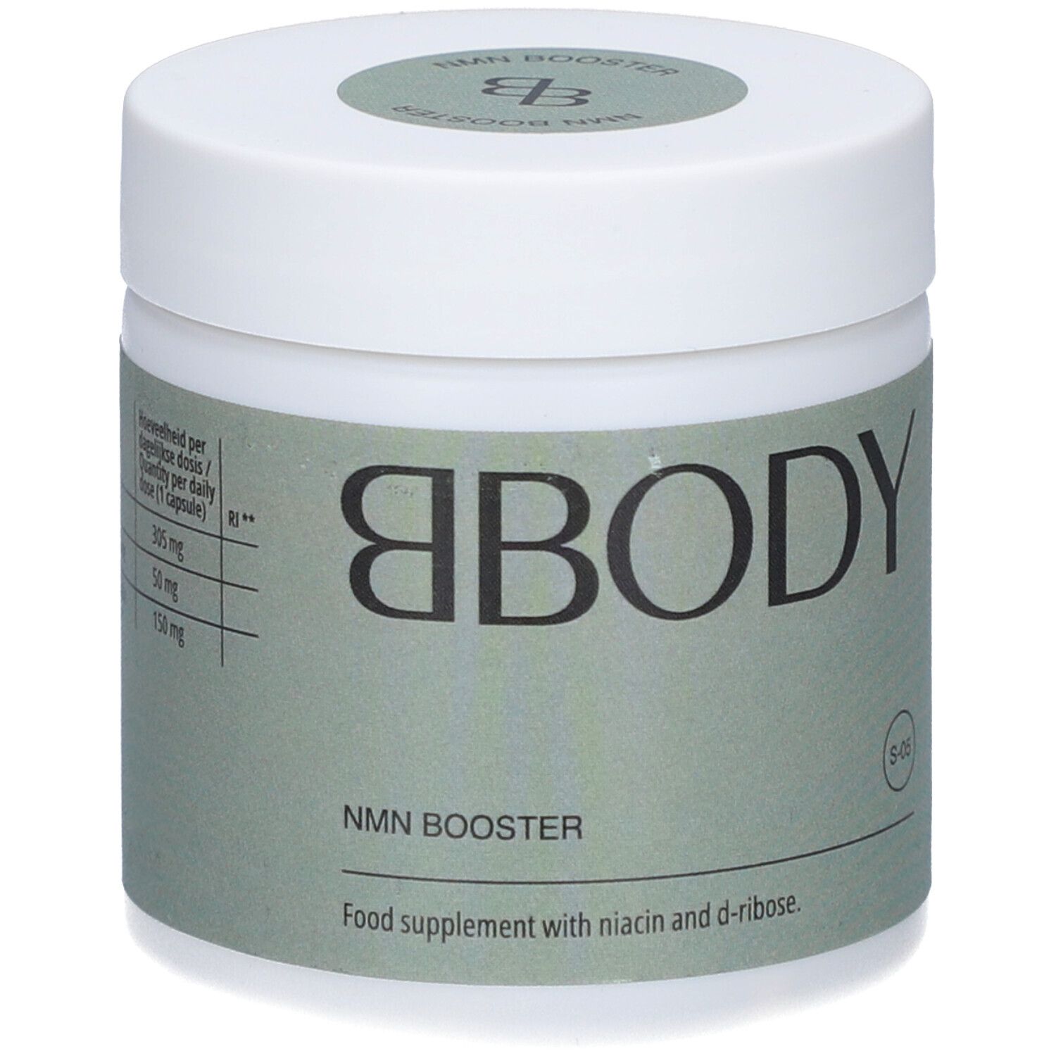 Weißes Produktglas mit grünem Etikett. Aufschrift: BBODY, NMN Booster. Nährwertangaben.