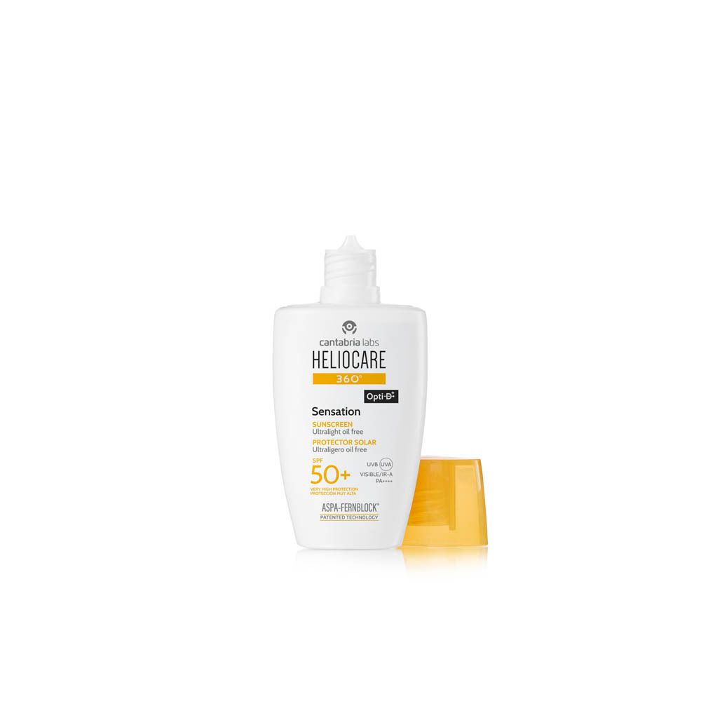 Flacon Heliocare 360° Sensation SPF 50+. Bouchon ouvert. Blanc avec bouchon jaune. Texte : Heliocare, SPF 50+.
