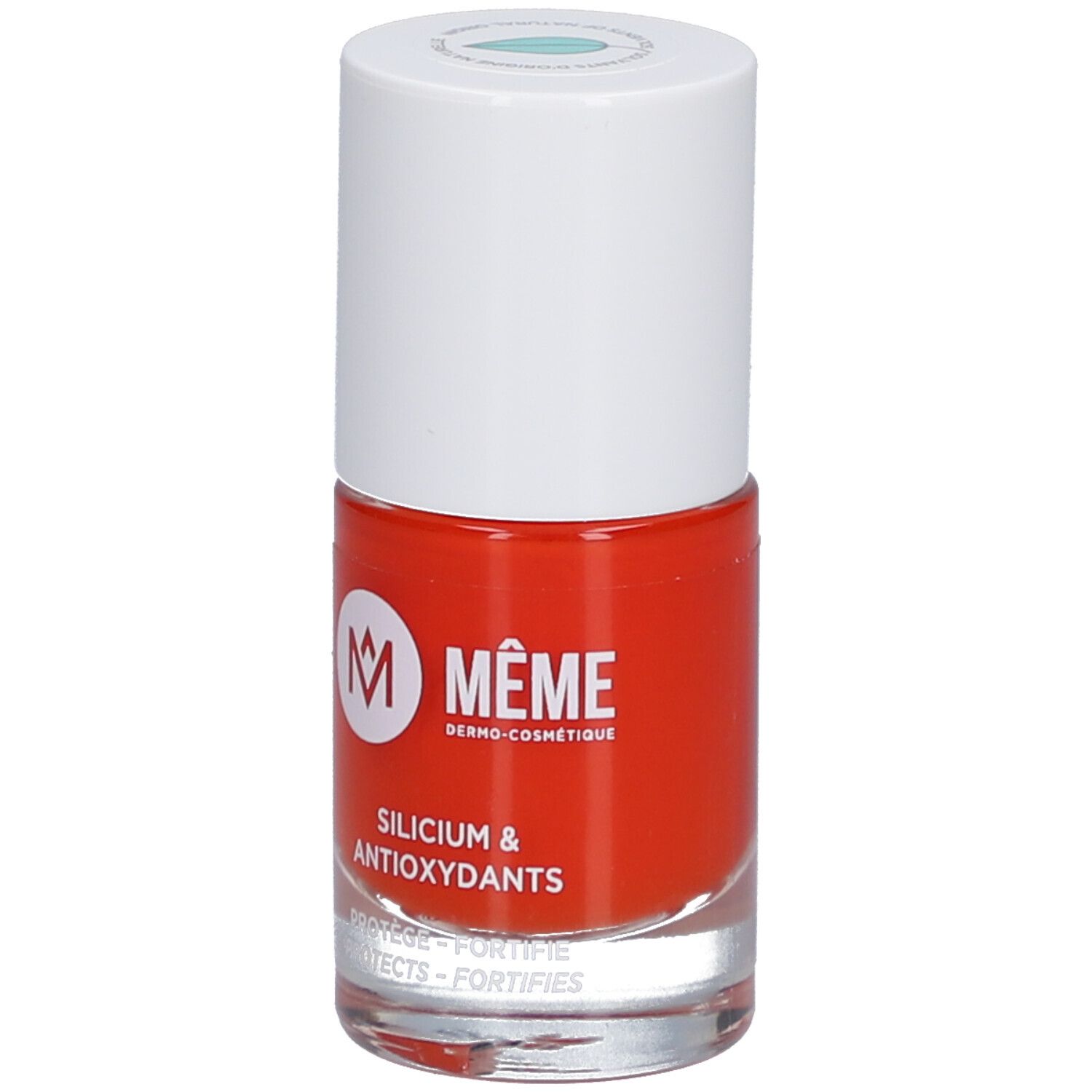 Flacon de vernis à ongles rouge, bouchon blanc. Inscription: MÊME, Silicium & Antioxydants. PROTECTS - FORTIFIES.