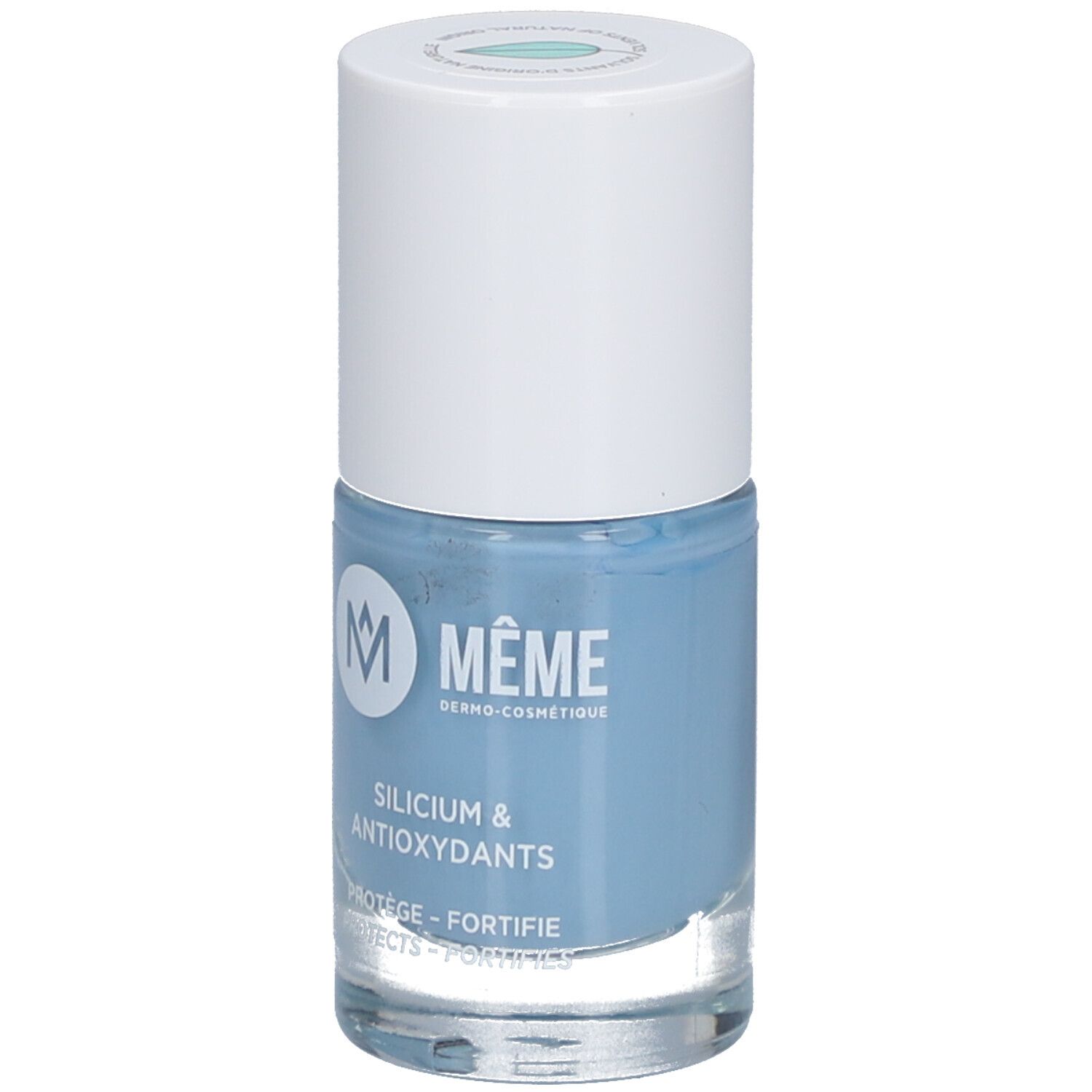 Flacon de vernis à ongles bleu clair MÊME. Inscription: Silicium & Antioxydants. Protège et fortifie.