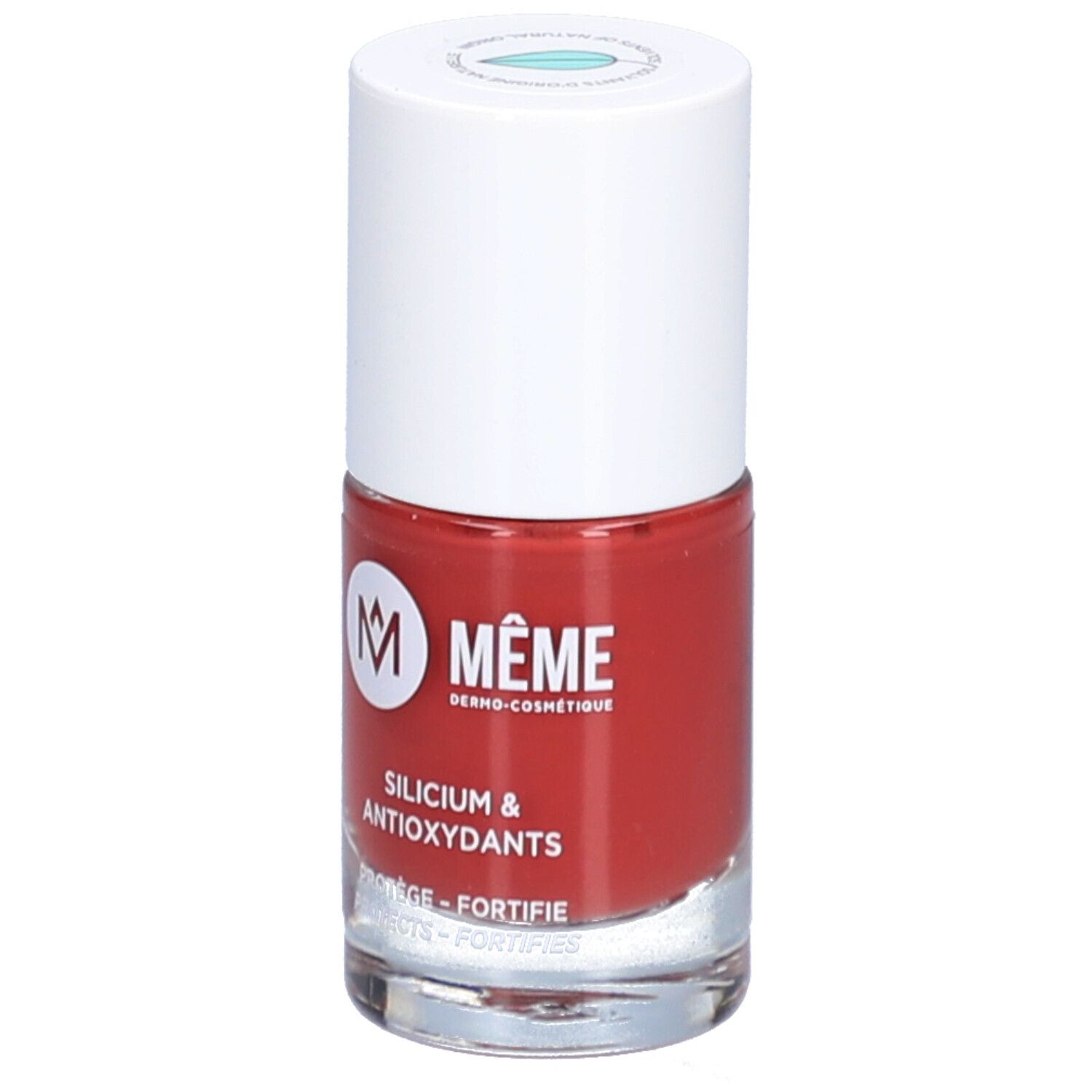 Flacon de vernis à ongles rouge. Bouchon blanc avec logo. Inscription : Silicium & Antioxydants. Marque : MÊME.