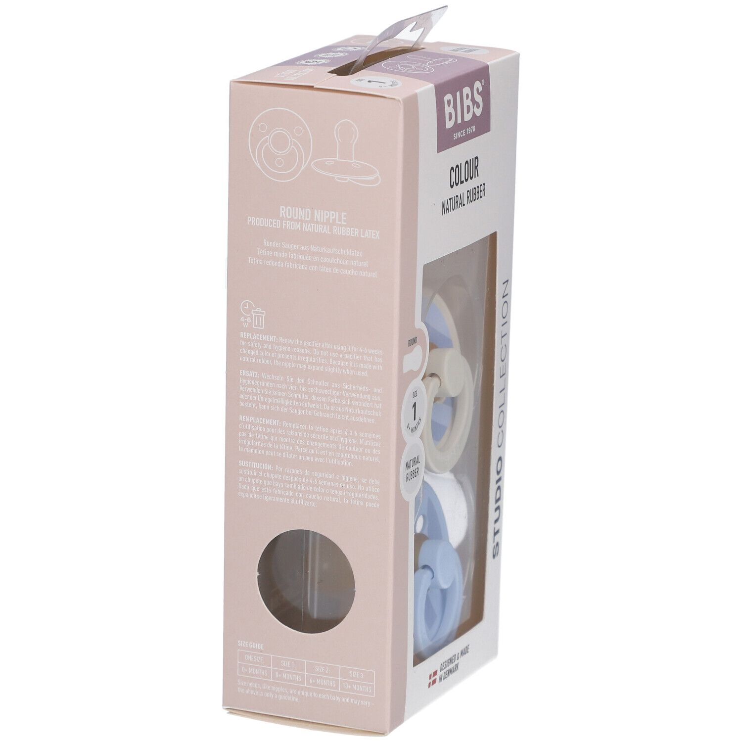 Verpackung mit zwei Schnullern. Blaue und cremefarbene Schnuller mit Streifenmuster. Marke BIBS.