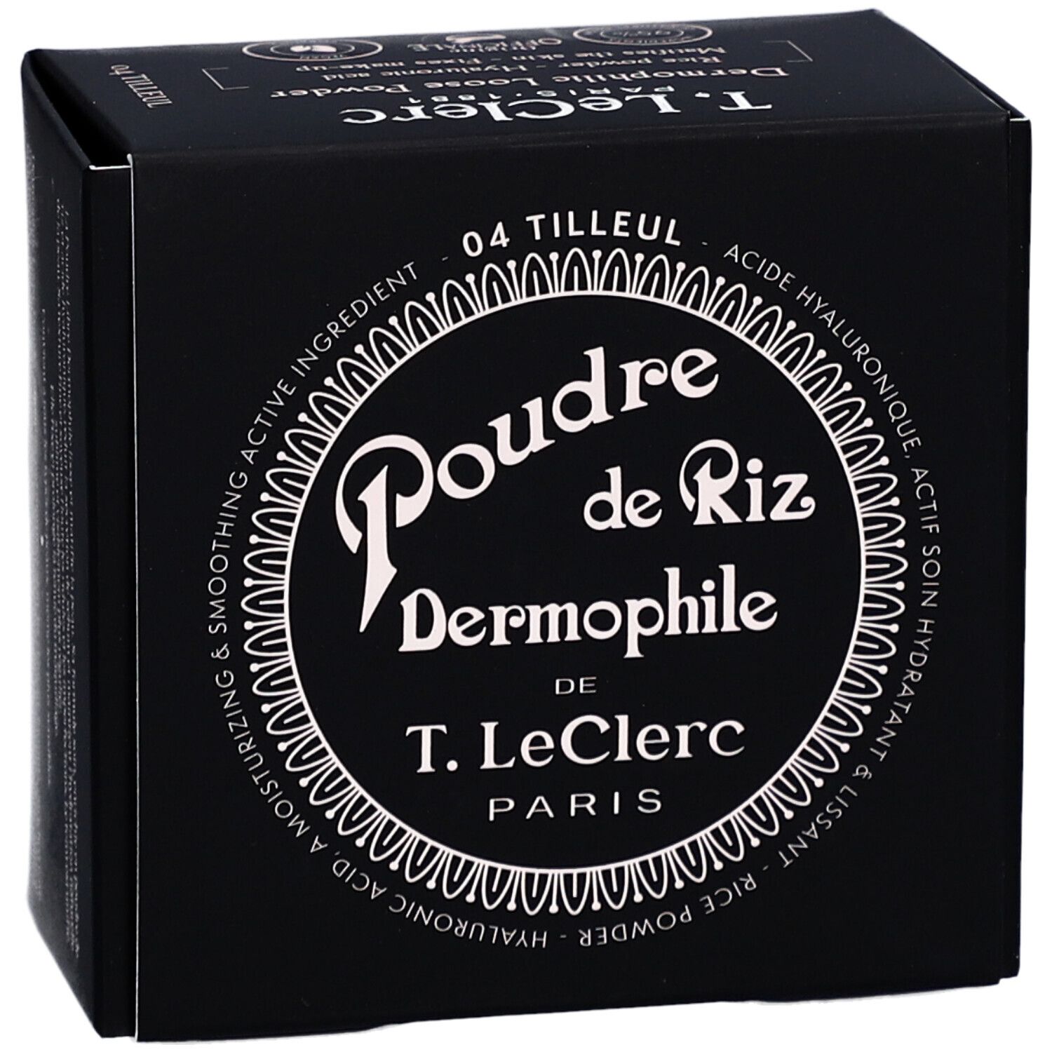 Schwarze Verpackung mit weißem Aufdruck. Produktname: Poudre de Riz Dermophile von T. LeClerc. Farbton: 04 Tilleul.