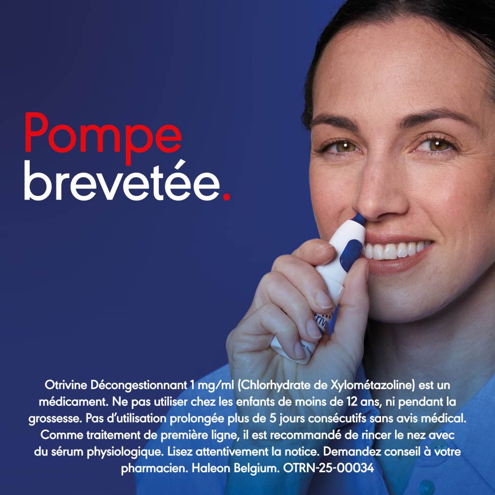 Femme utilisant un spray nasal. Texte : Nouvelle pompe brevetée.