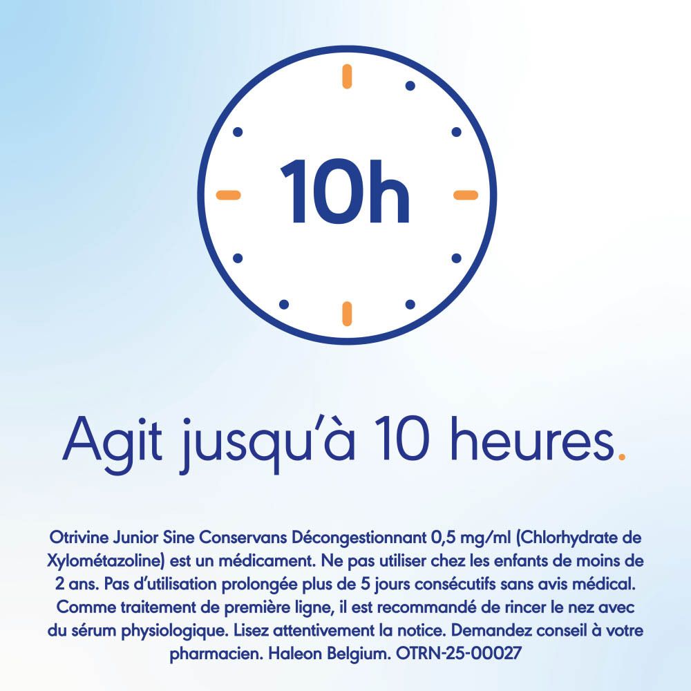 Spray nasal Otrivine Junior, flacon blanc avec embout bleu.